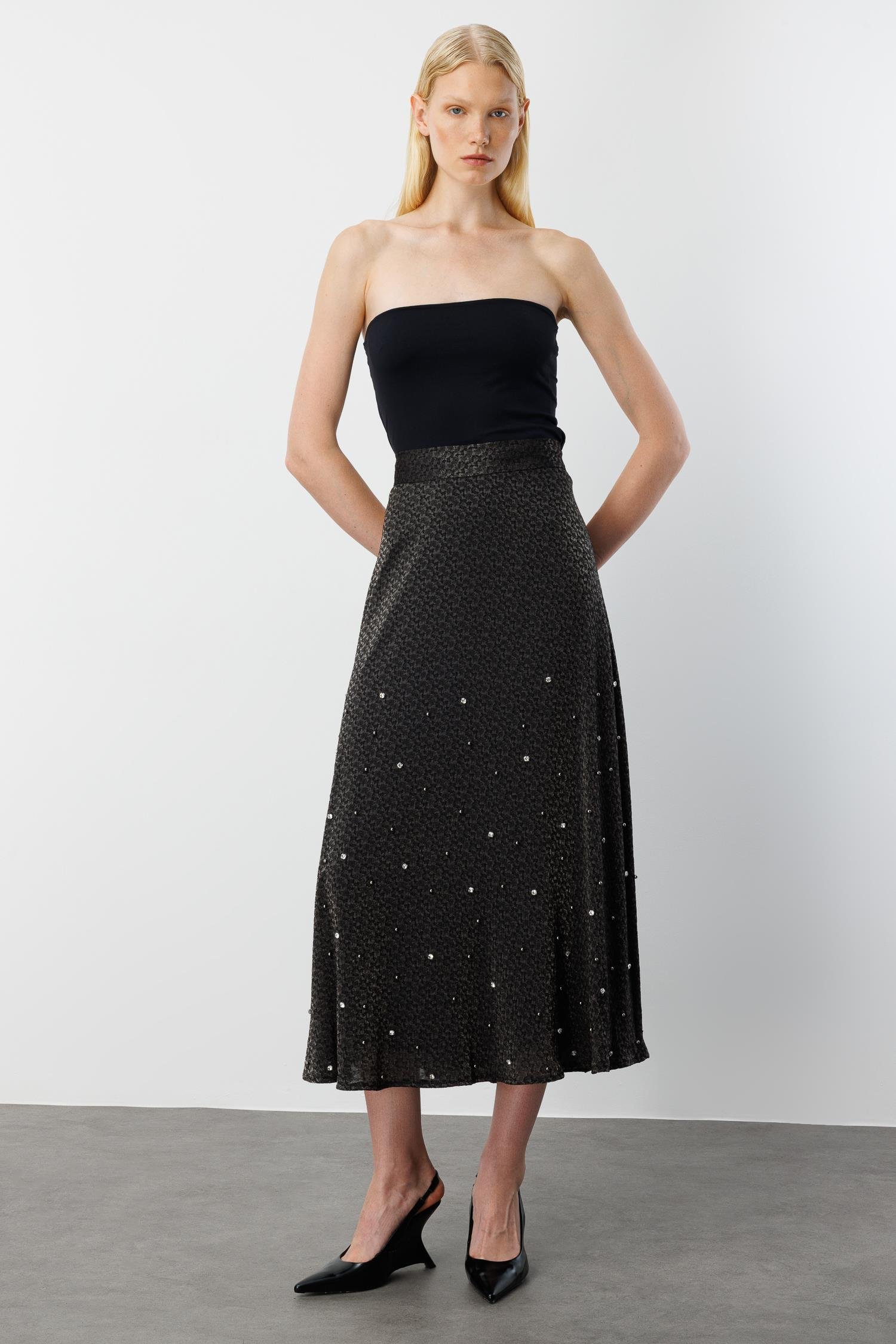 Modailgi  Eteği Taş Ve İnci İşlemeli Uzun Kloş Etek - 15038 Siyah