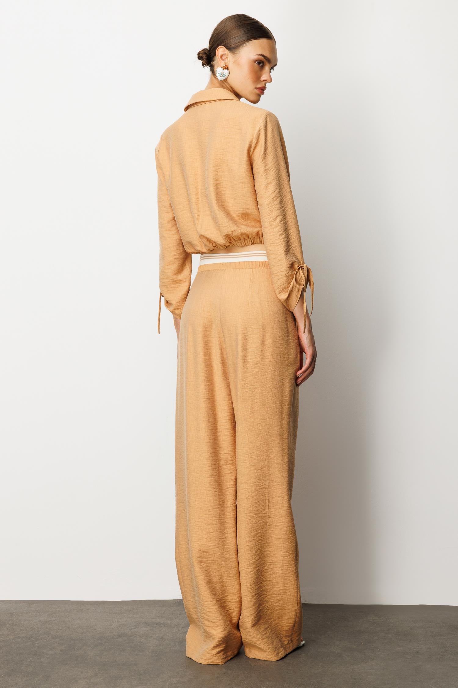 Modailgi  Etek Ucu Lastik ve Ribana Detaylı Bağlamalı Kısa Bluz Gömlek Tarçın