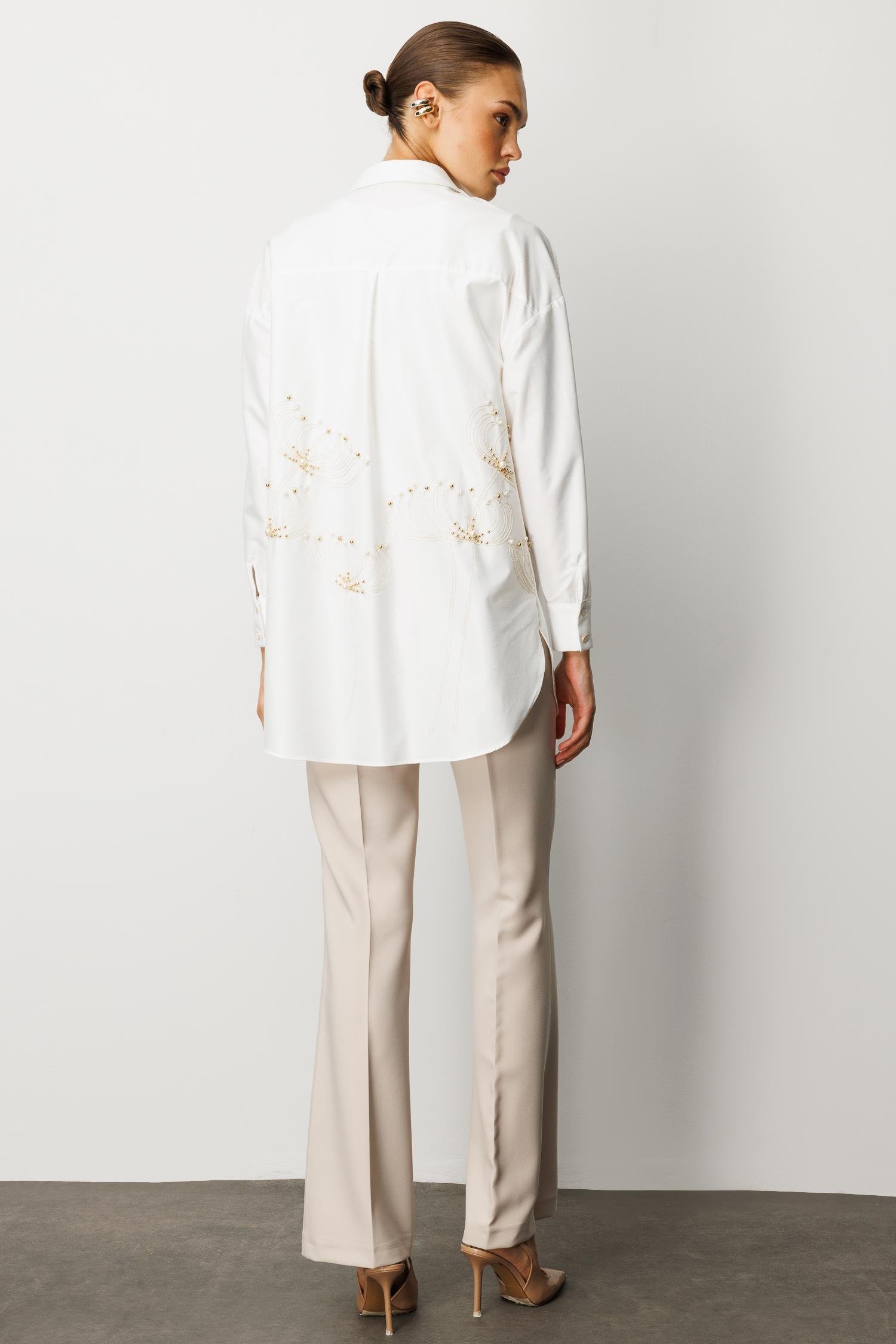 Modailgi  Etek Ucu Nakış Desenli İnci İşlemeli Rahat Kesim Gömlek Ekru