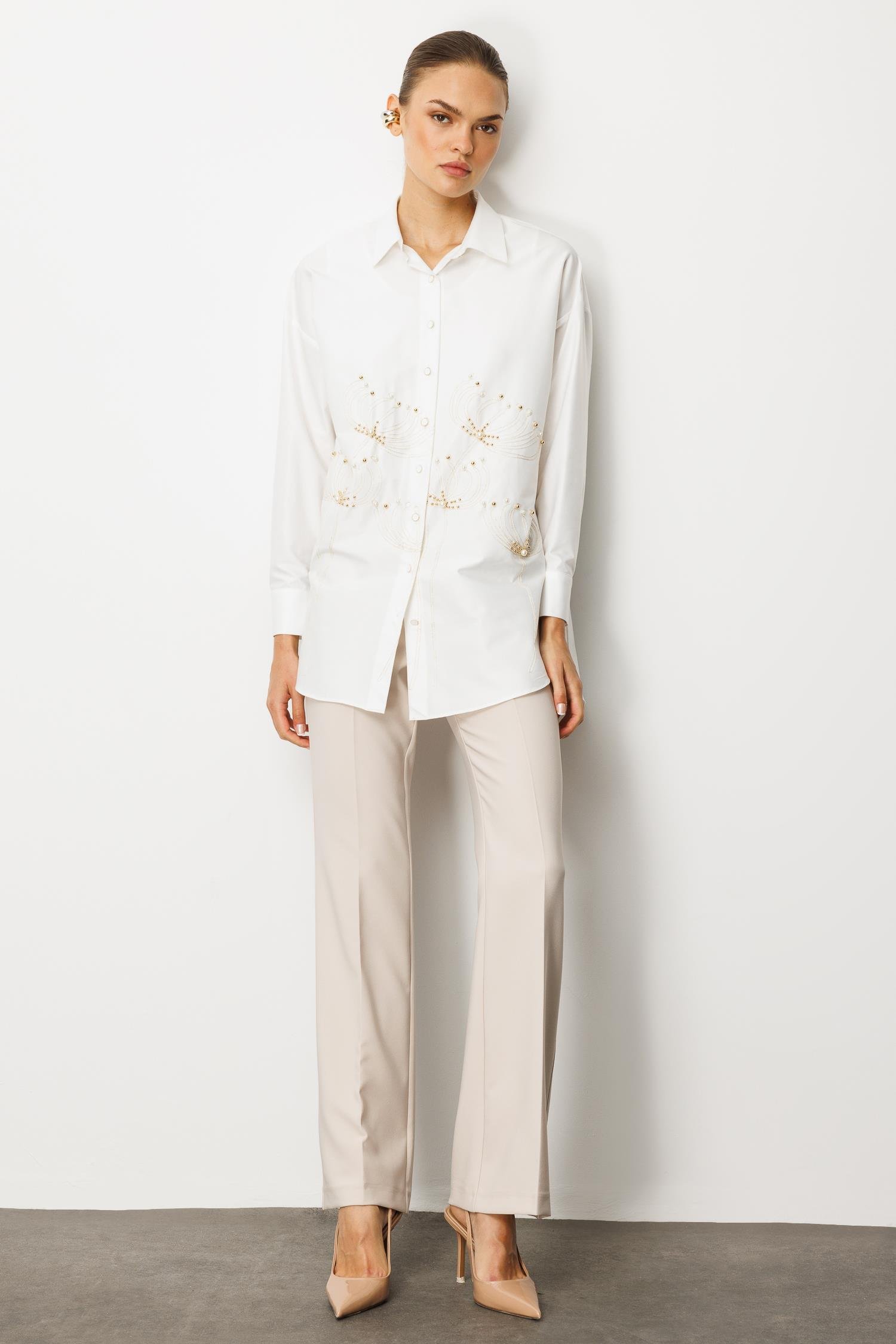 Modailgi  Etek Ucu Nakış Desenli İnci İşlemeli Rahat Kesim Gömlek Ekru