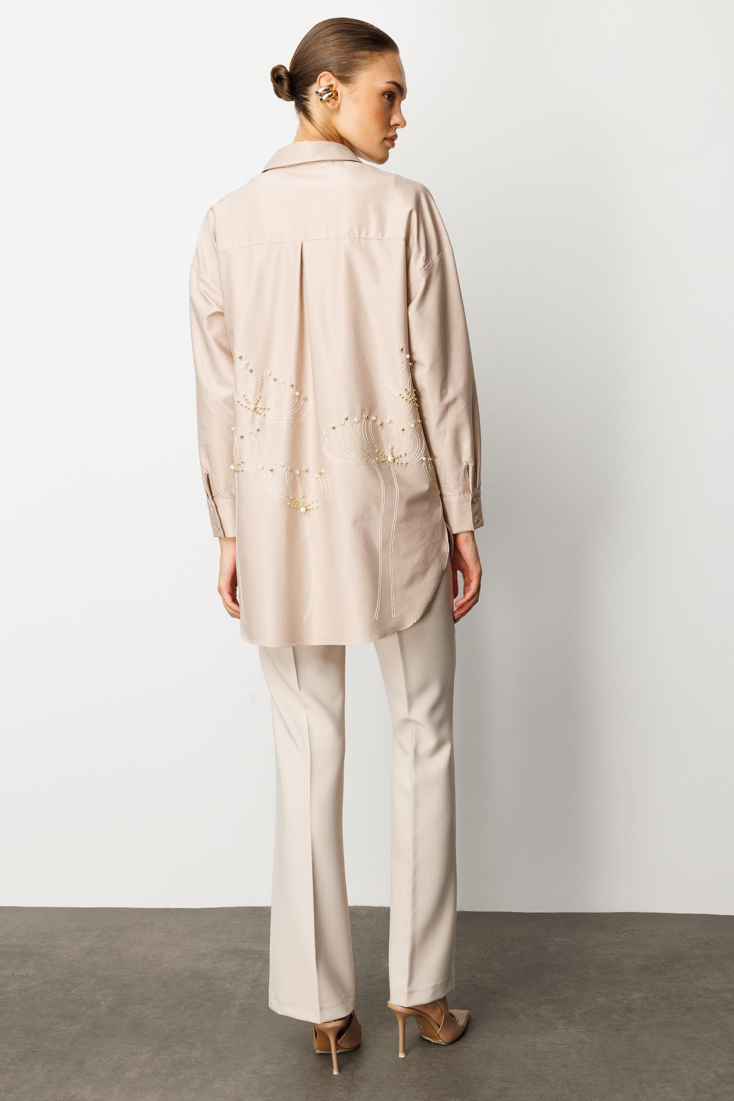 Modailgi  Etek Ucu Nakış Desenli İnci İşlemeli Rahat Kesim Gömlek Taş