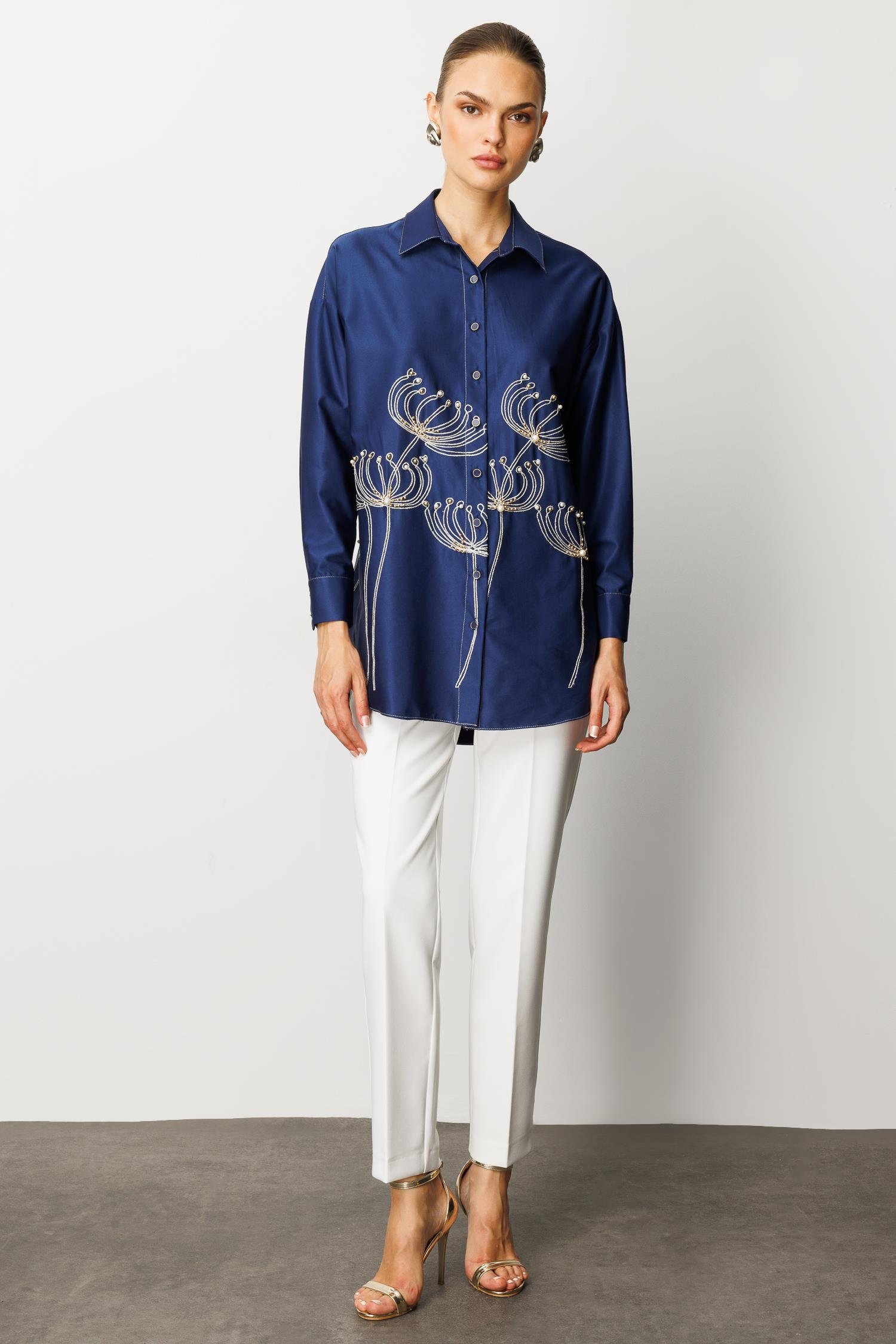 Modailgi  Etek Ucu Nakış Desenli İnci İşlemeli Rahat Kesim Gömlek Lacivert