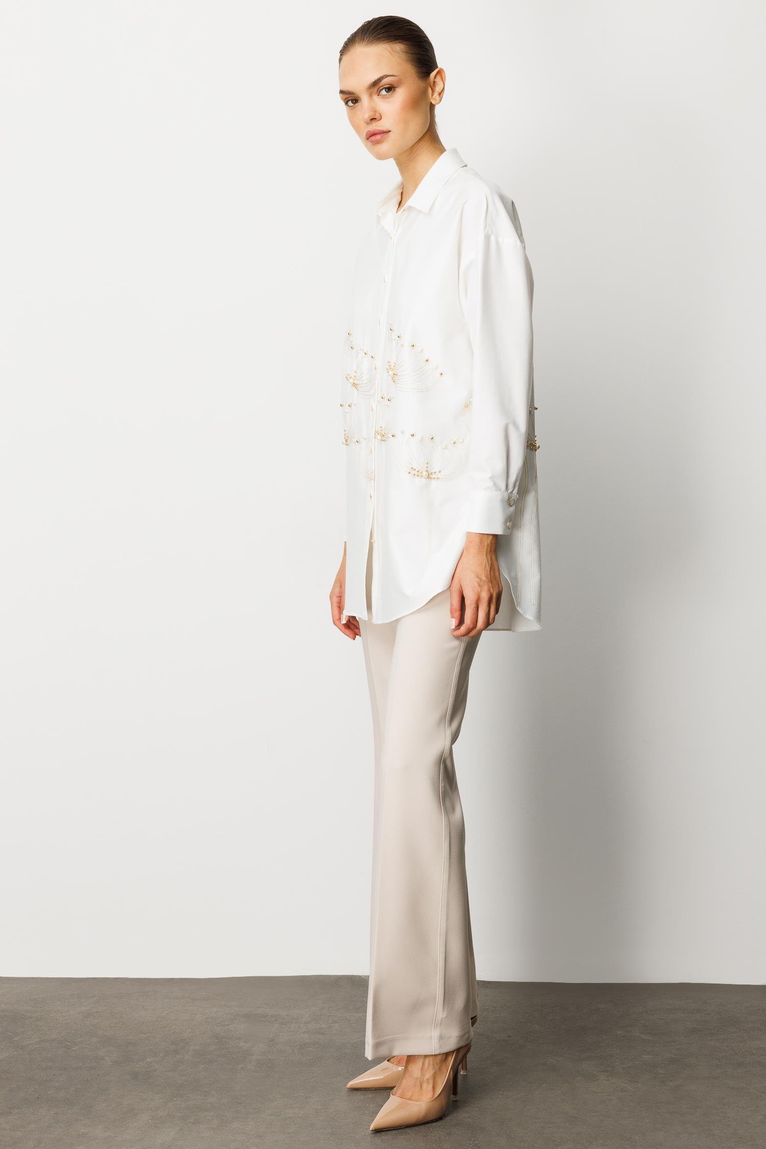 Modailgi  Etek Ucu Nakış Desenli İnci İşlemeli Rahat Kesim Gömlek Ekru