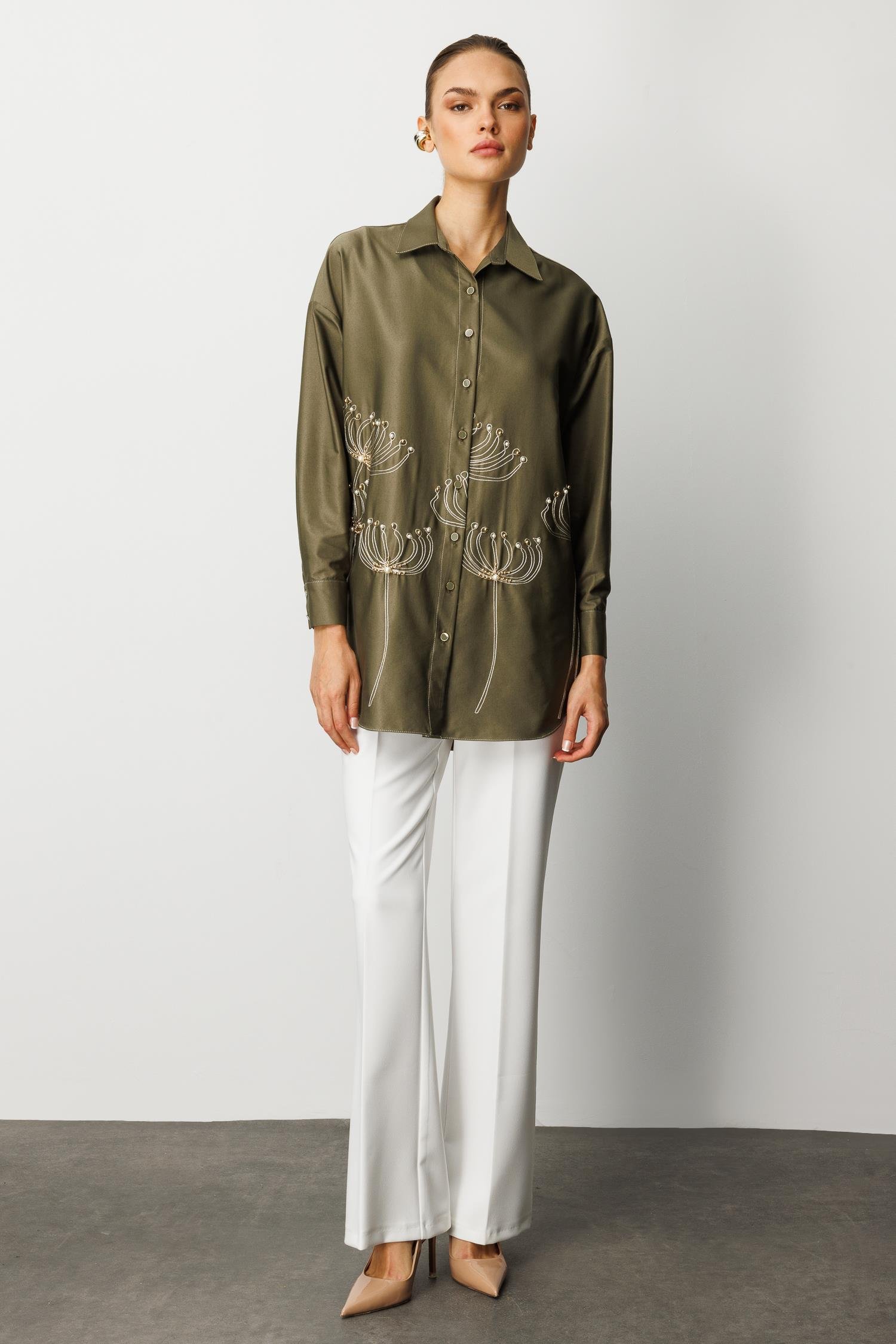 Modailgi  Etek Ucu Nakış Desenli İnci İşlemeli Rahat Kesim Gömlek Haki