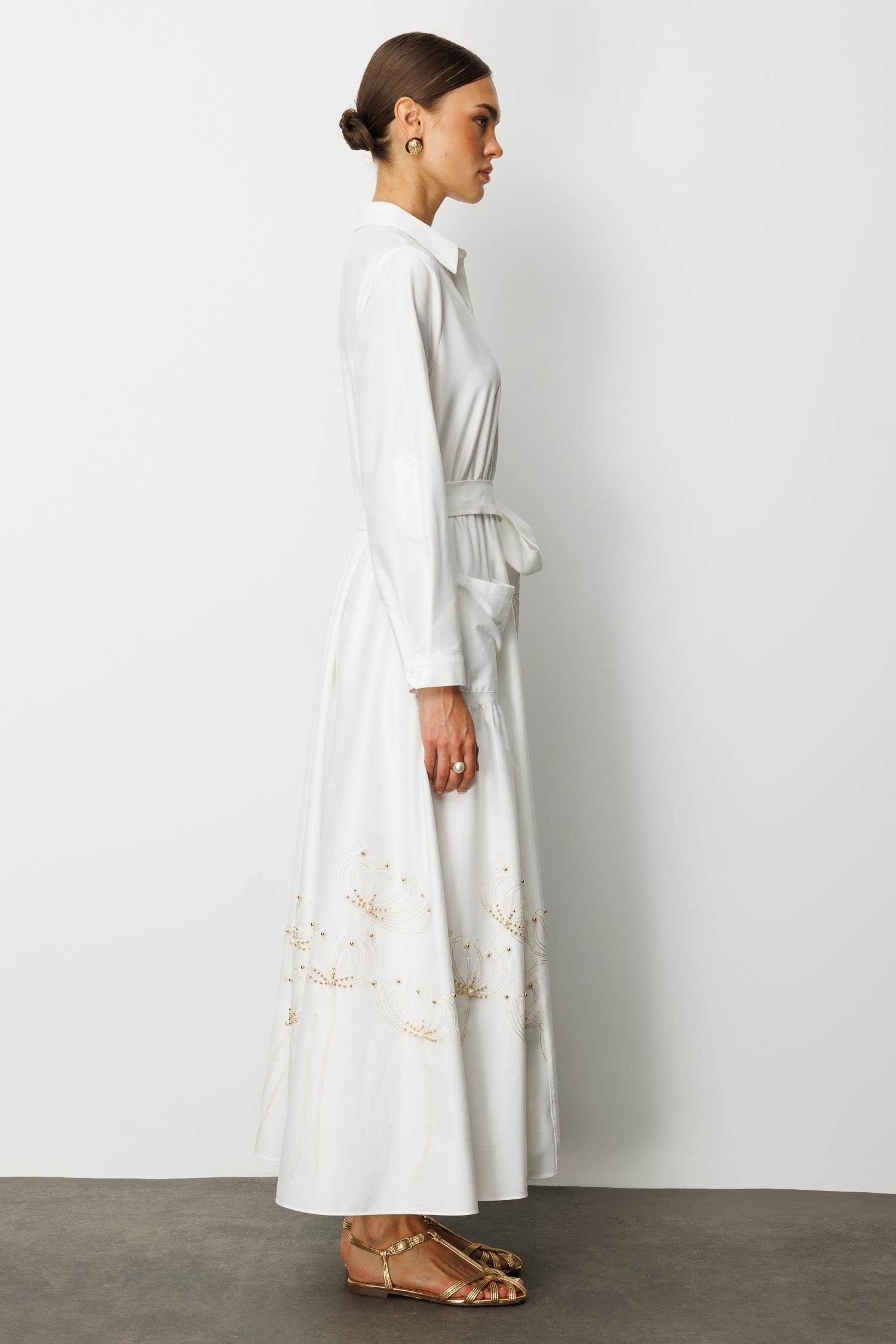 Modailgi  Etek Ucu Nakış ve İşlemeli Beli Lastikli Kuşaklı Safari Kol Uzun Elbise Ekru