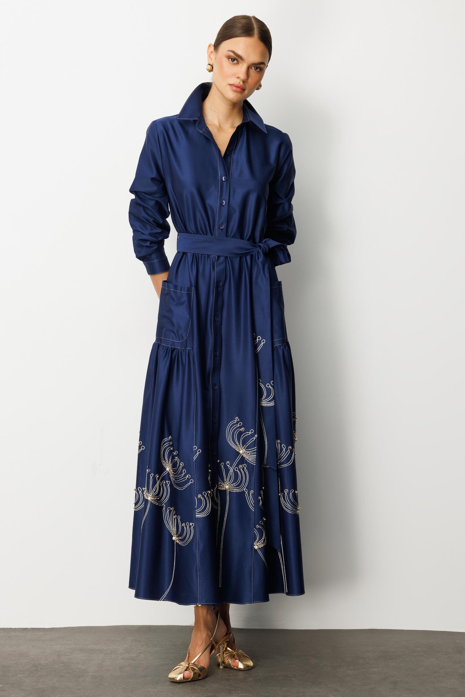 Modailgi  Etek Ucu Nakış ve İşlemeli Beli Lastikli Kuşaklı Safari Kol Uzun Elbise Lacivert