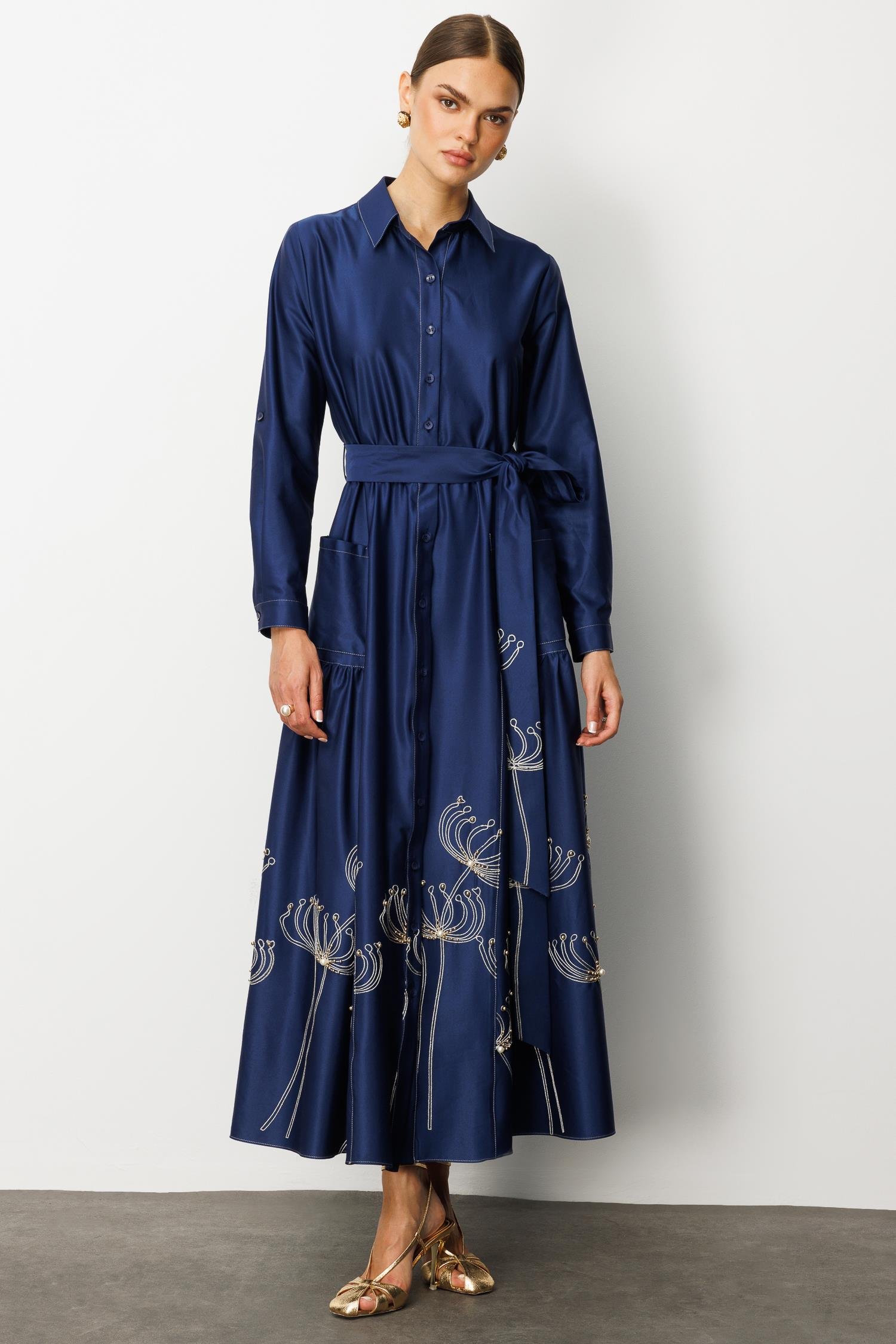 Modailgi  Etek Ucu Nakış ve İşlemeli Beli Lastikli Kuşaklı Safari Kol Uzun Elbise Lacivert