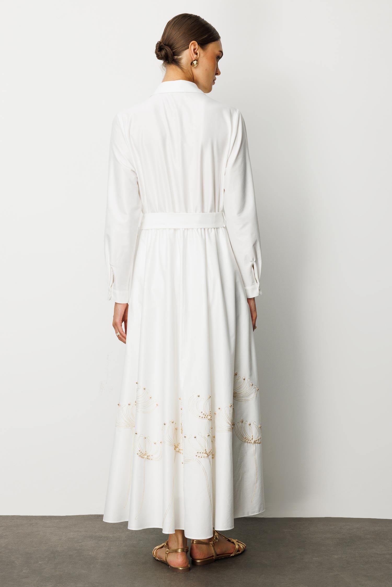 Modailgi  Etek Ucu Nakış ve İşlemeli Beli Lastikli Kuşaklı Safari Kol Uzun Elbise Ekru