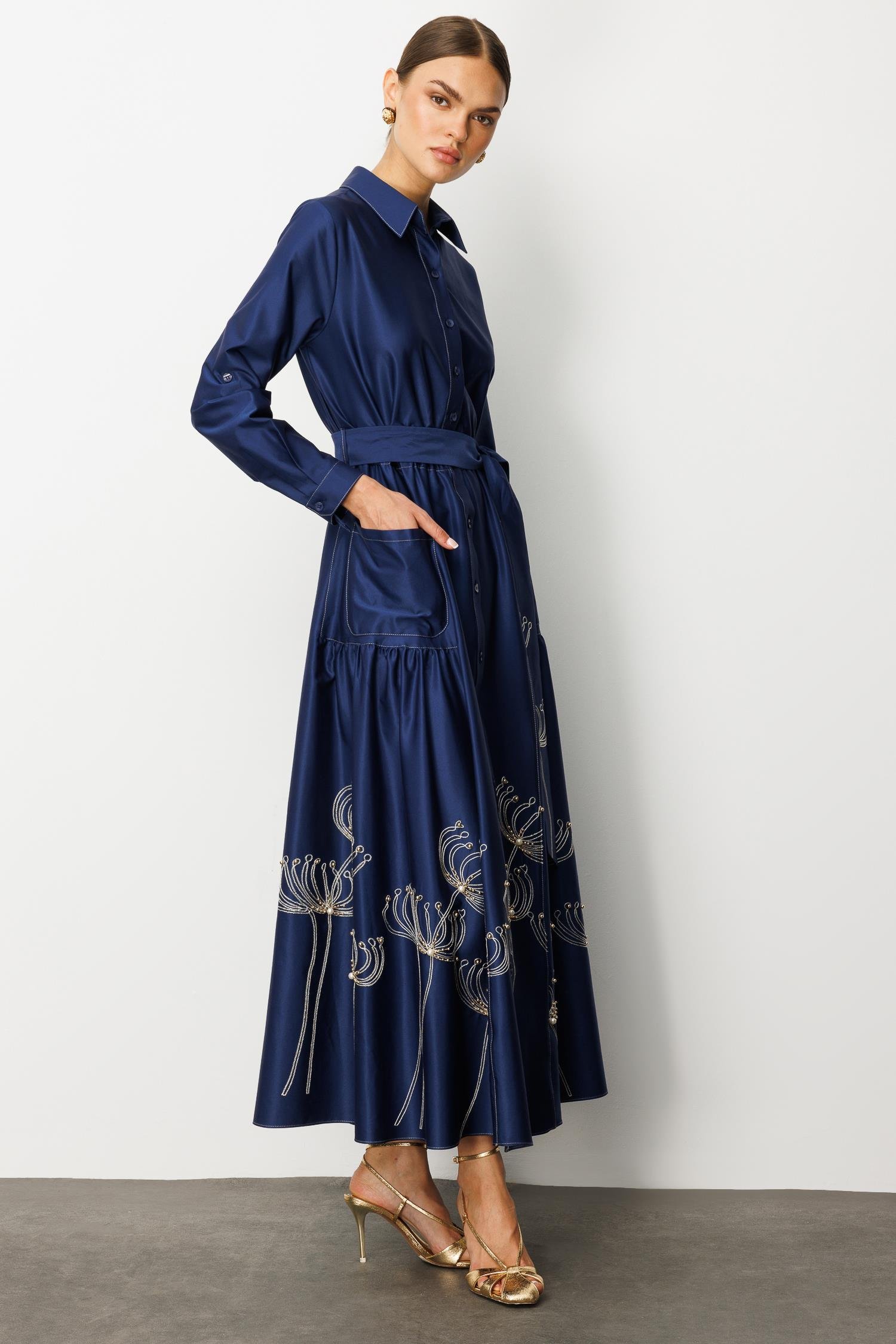 Modailgi  Etek Ucu Nakış ve İşlemeli Beli Lastikli Kuşaklı Safari Kol Uzun Elbise Lacivert