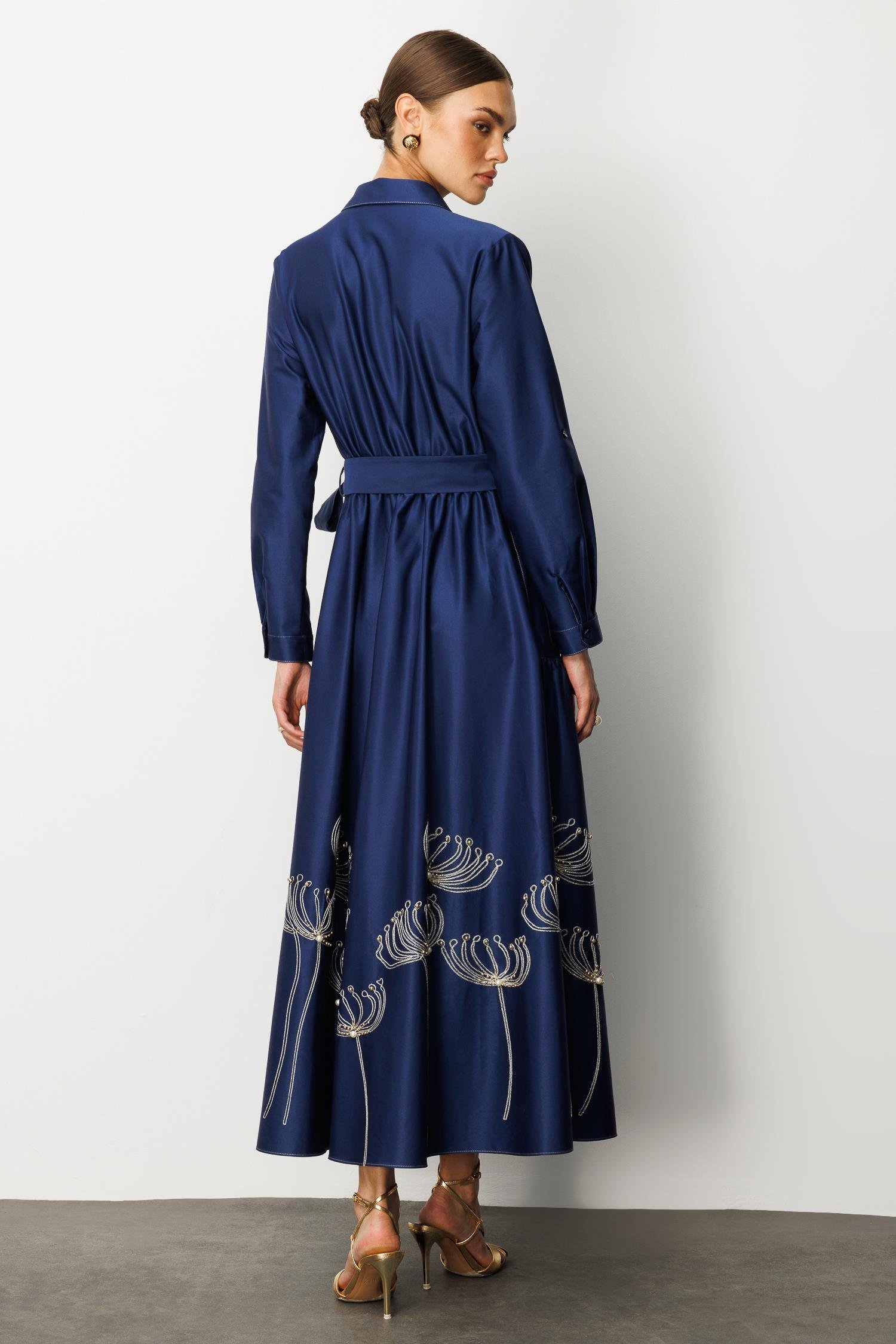 Modailgi  Etek Ucu Nakış ve İşlemeli Beli Lastikli Kuşaklı Safari Kol Uzun Elbise Lacivert