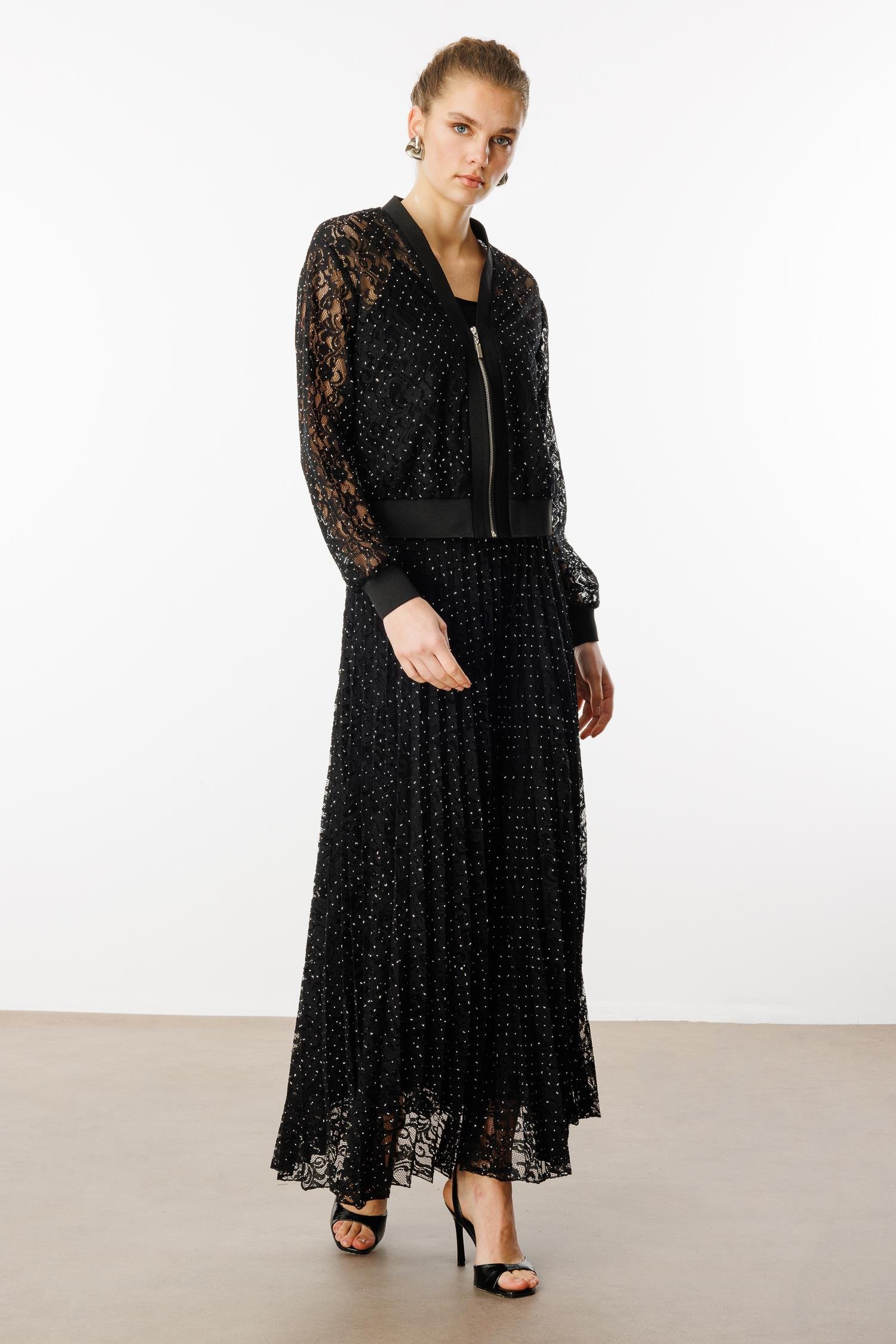 Modailgi  Fermuar Kapamalı Ribana Detaylı Taşlı Dantel Bluz Siyah