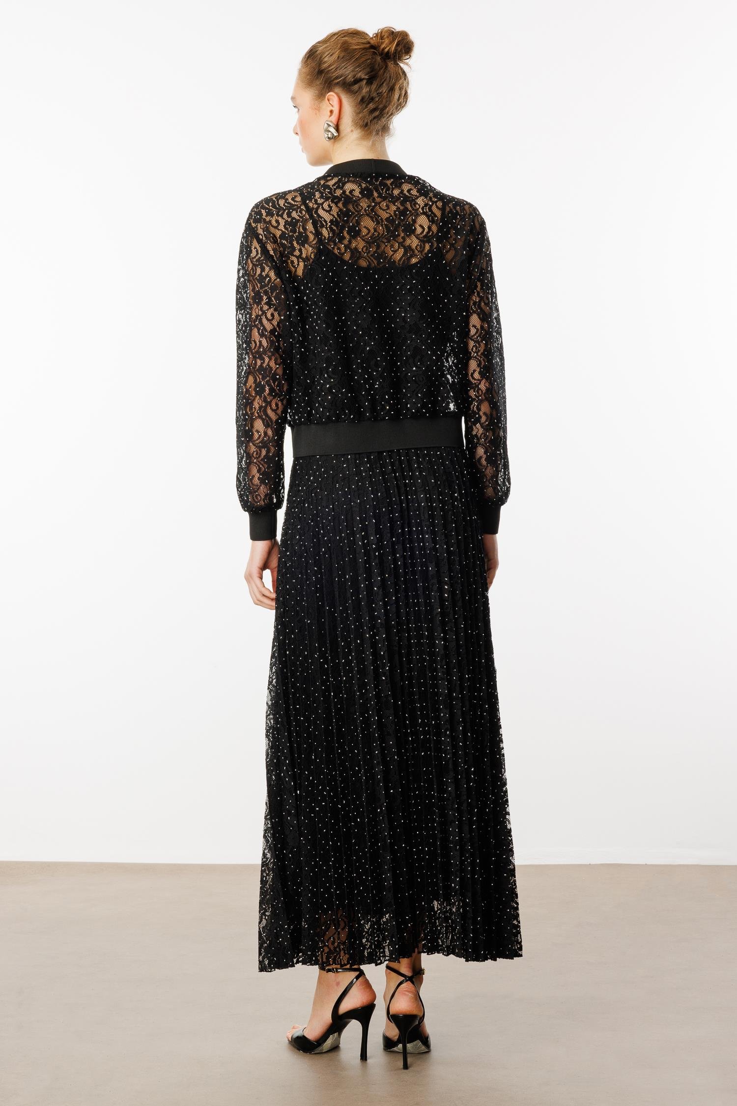 Modailgi  Fermuar Kapamalı Ribana Detaylı Taşlı Dantel Bluz Siyah