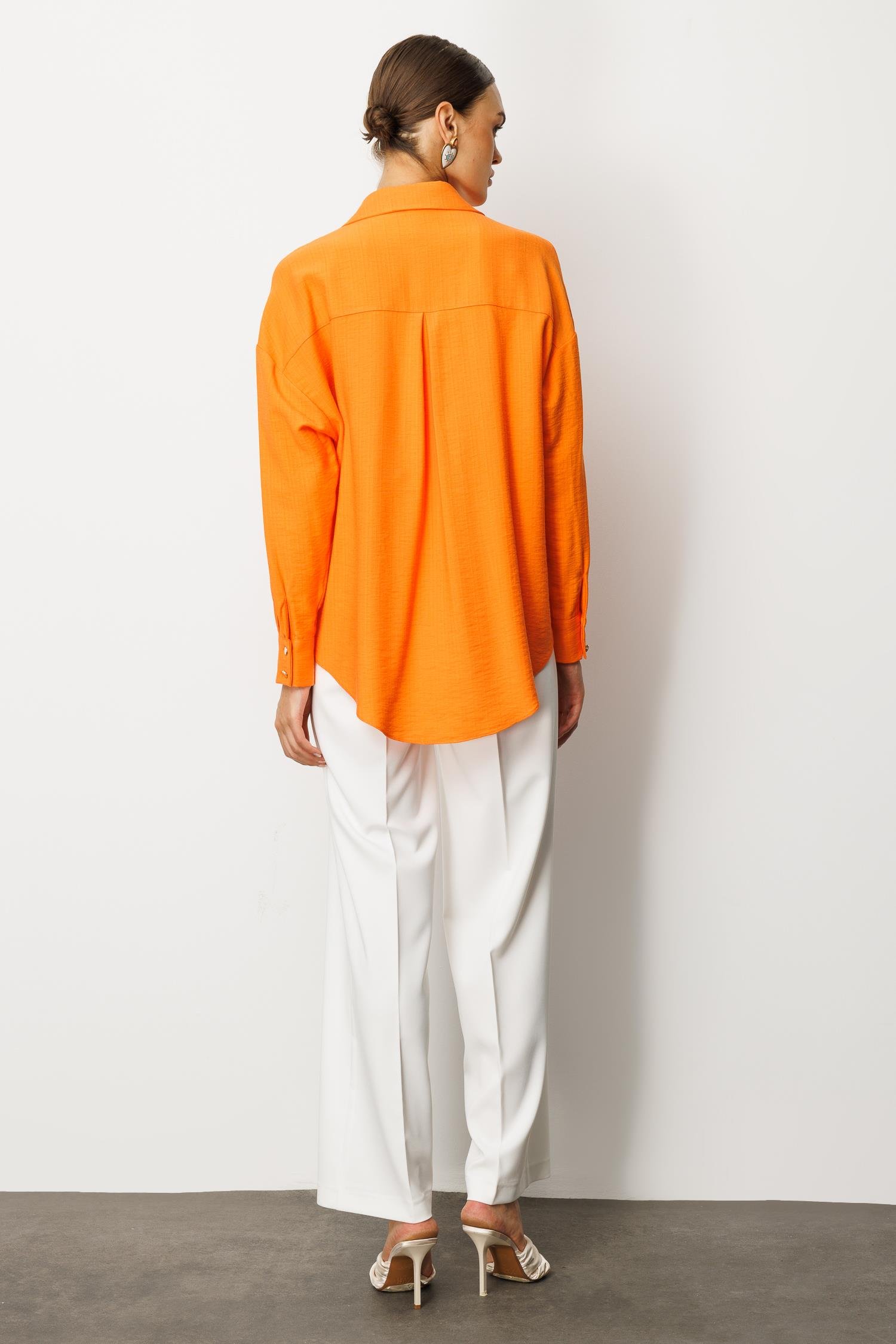 Modailgi  Güpür ve İnci Aksesuar Detaylı Düşük Omuzlu Ara Boy Oversize Gömlek Orange