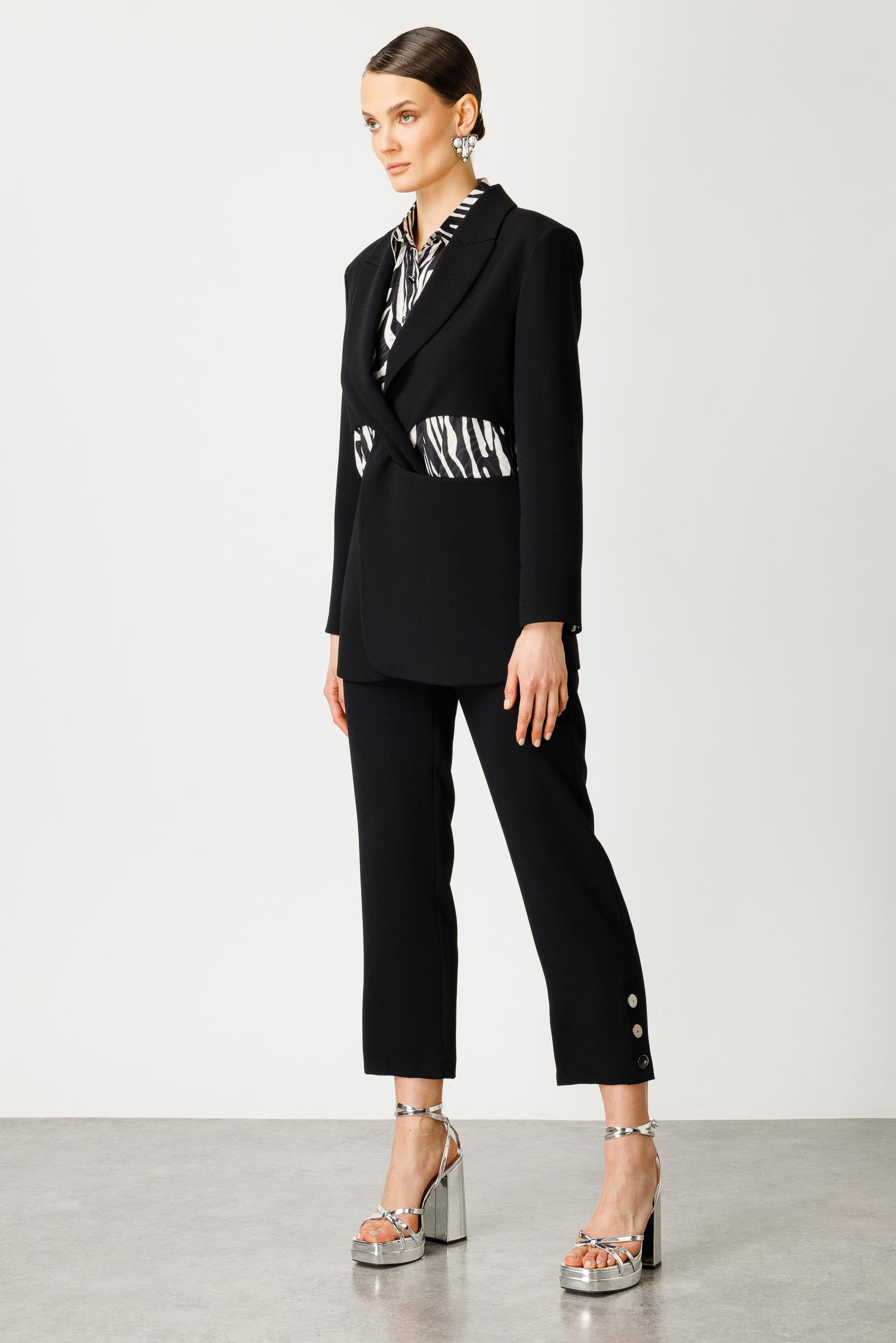 Modailgi  İç İçe Geçmeli Arkası Çıtçıtlı Ceket Siyah