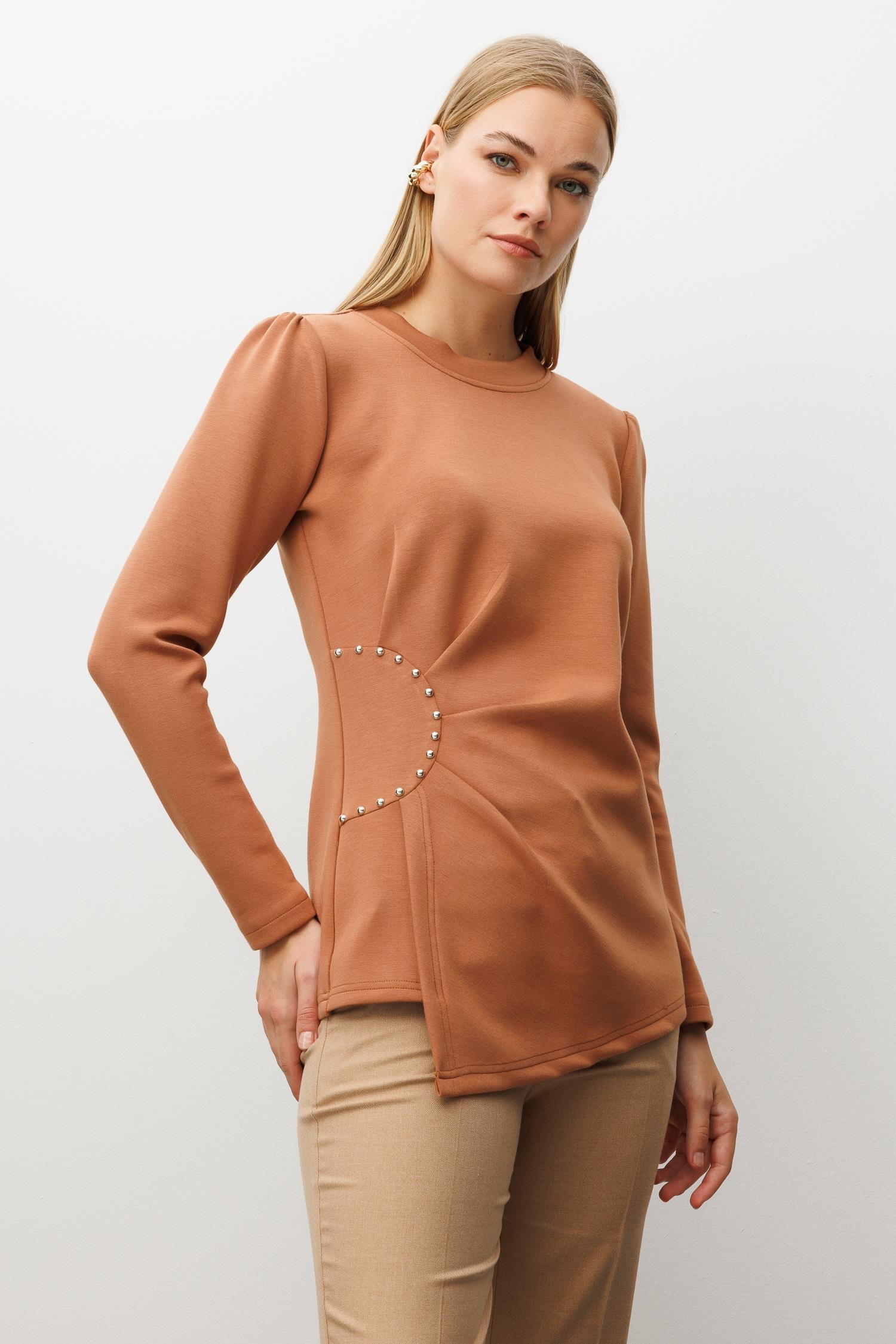 Modailgi  İnci Detaylı Pileli Sıfır Yaka Örme Bluz Taba