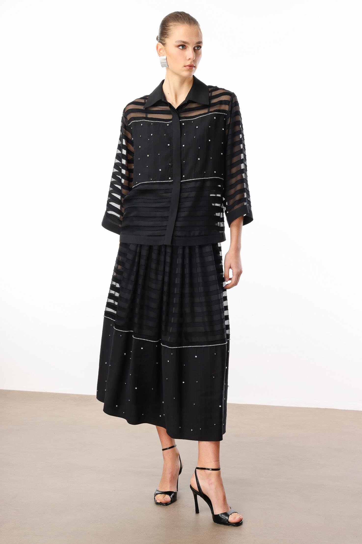 Modailgi  İşleme ve Şerit Aksesuarlı Kısa Gömlek Siyah