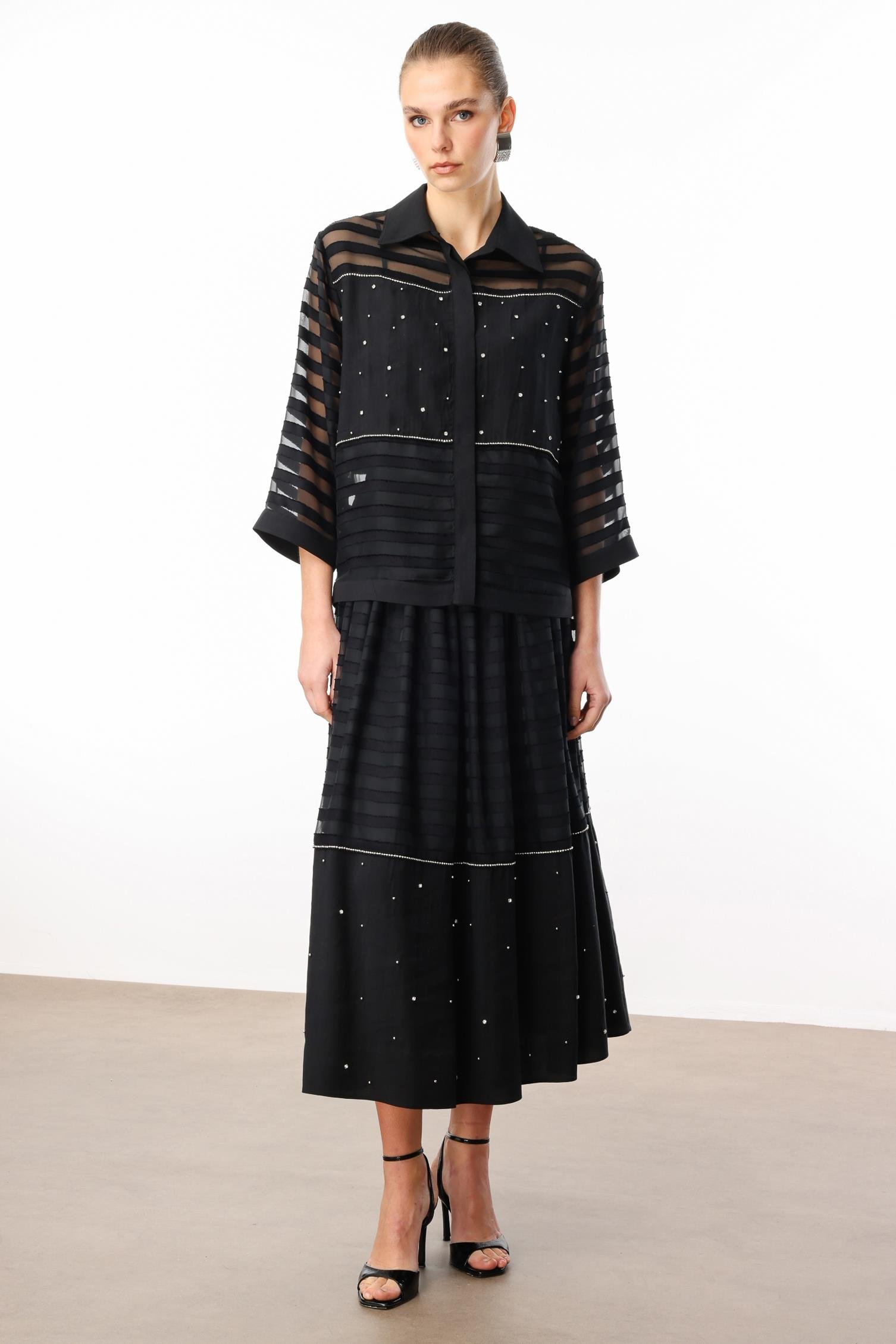 Modailgi  İşleme ve Şerit Aksesuarlı Kısa Gömlek Siyah