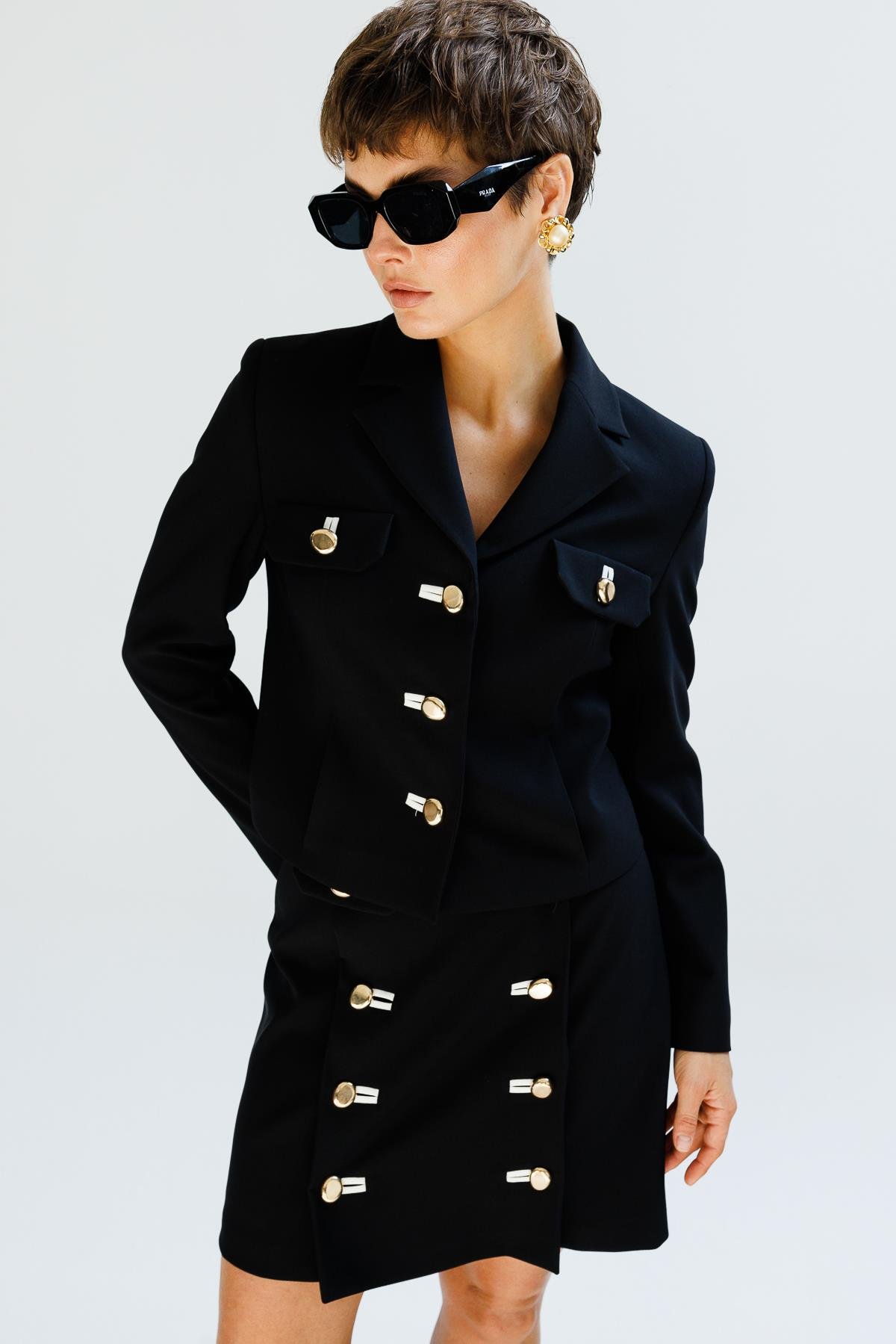 Modailgi  Kapak Detaylı Fleto ile Düğme Kapamalı Kısa Etek - 70024 Siyah