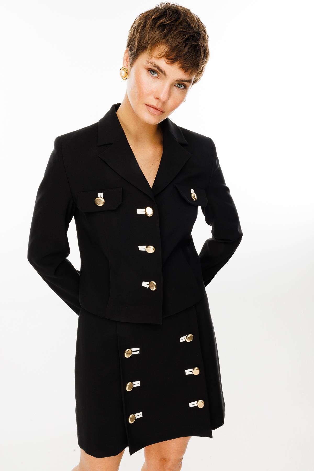 Modailgi  Kapak Detaylı Fleto ile Düğme Kapamalı Kısa Etek - 70024 Siyah