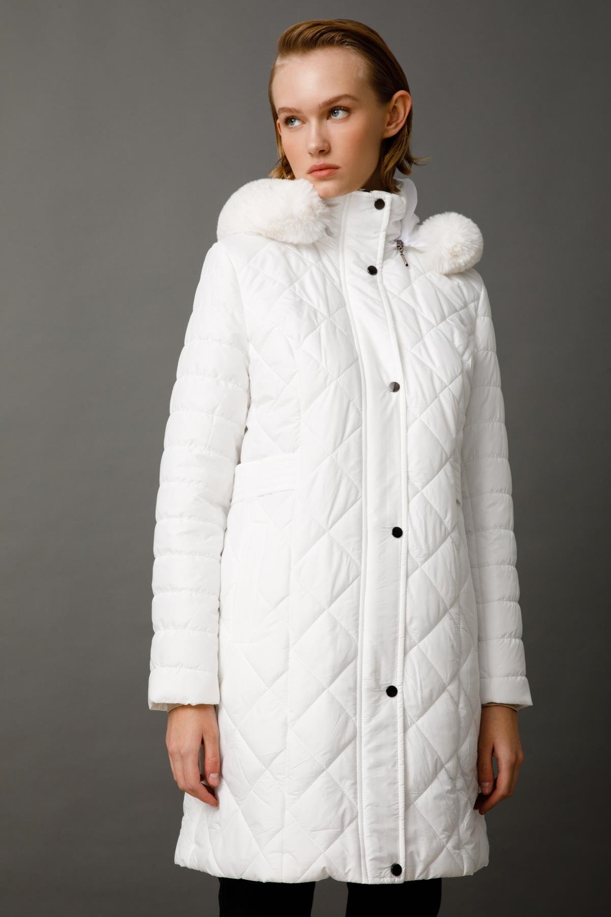 Modailgi  Kapüşonlu Çıtçıtlı Şişme Kaban Beyaz