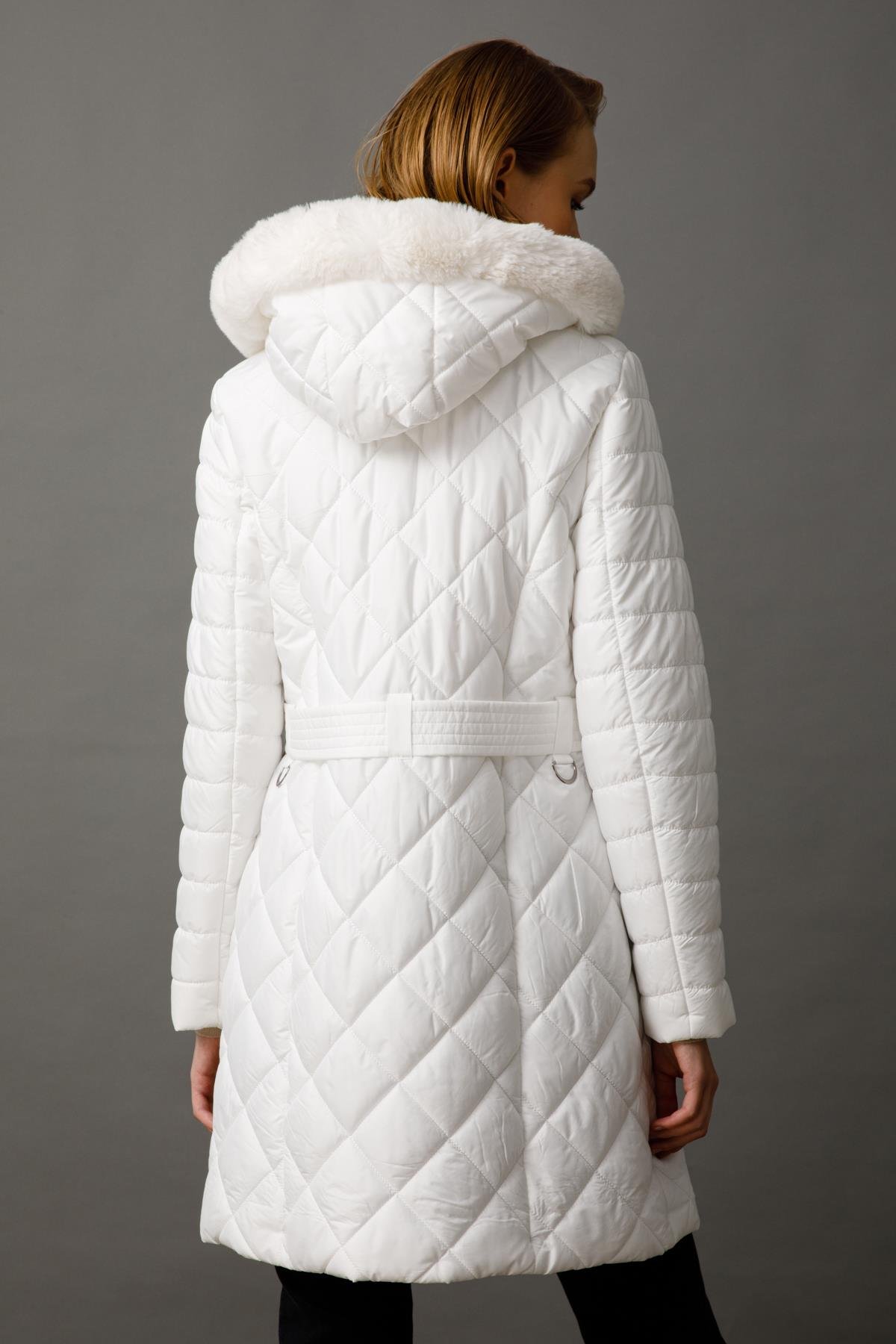 Modailgi  Kapüşonlu Çıtçıtlı Şişme Kaban Beyaz