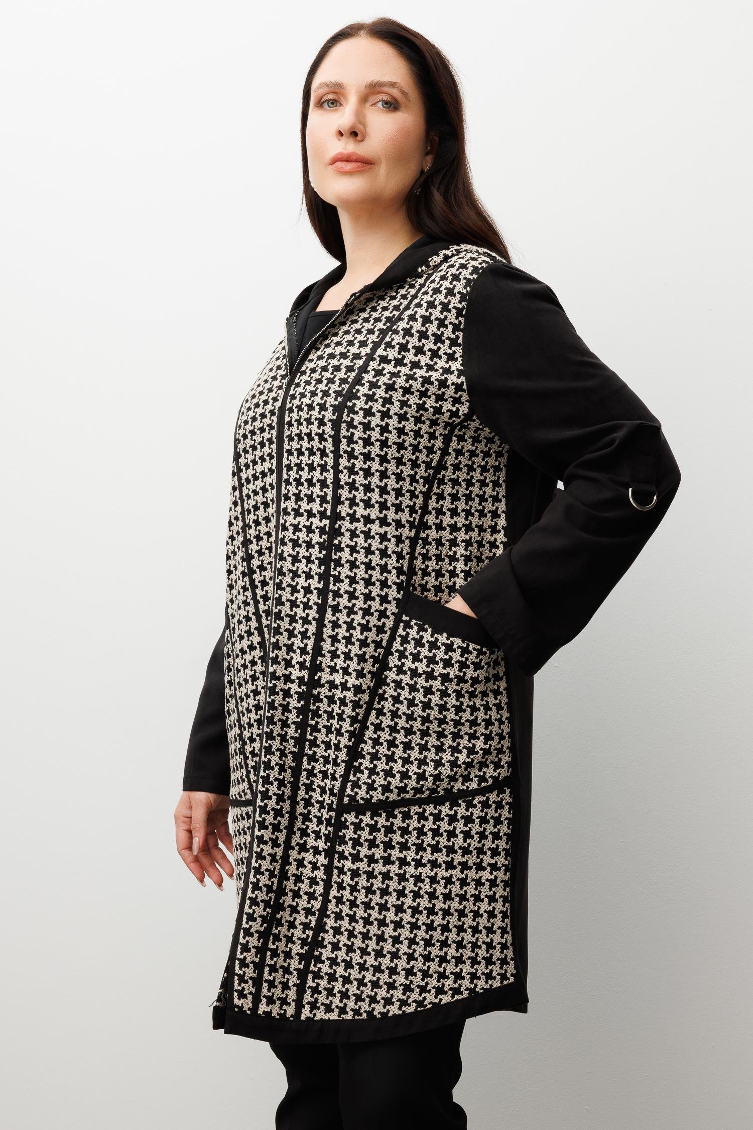 Modailgi  Kapüşonlu Kolları Apoletli Kazayağı Desen Nakış Kumaş Kap Siyah