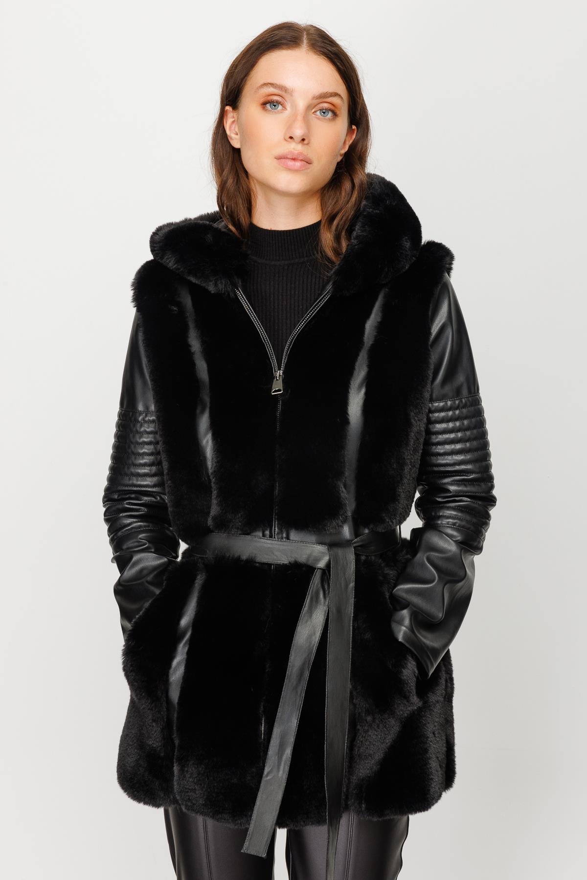 Modailgi  Kapüşonlu Kürk Detaylı Deri Kaban Siyah