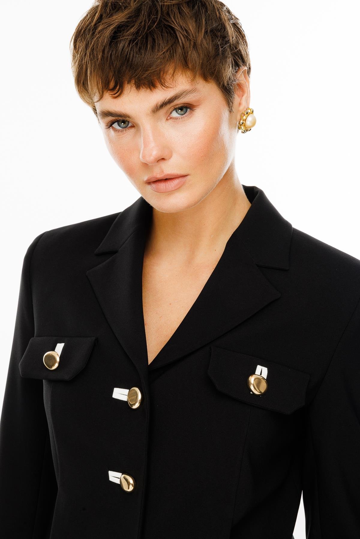 Modailgi  Kelebek Yaka Cep Detaylı Fleto ile Düğme Kapamalı Crop Ceket Siyah