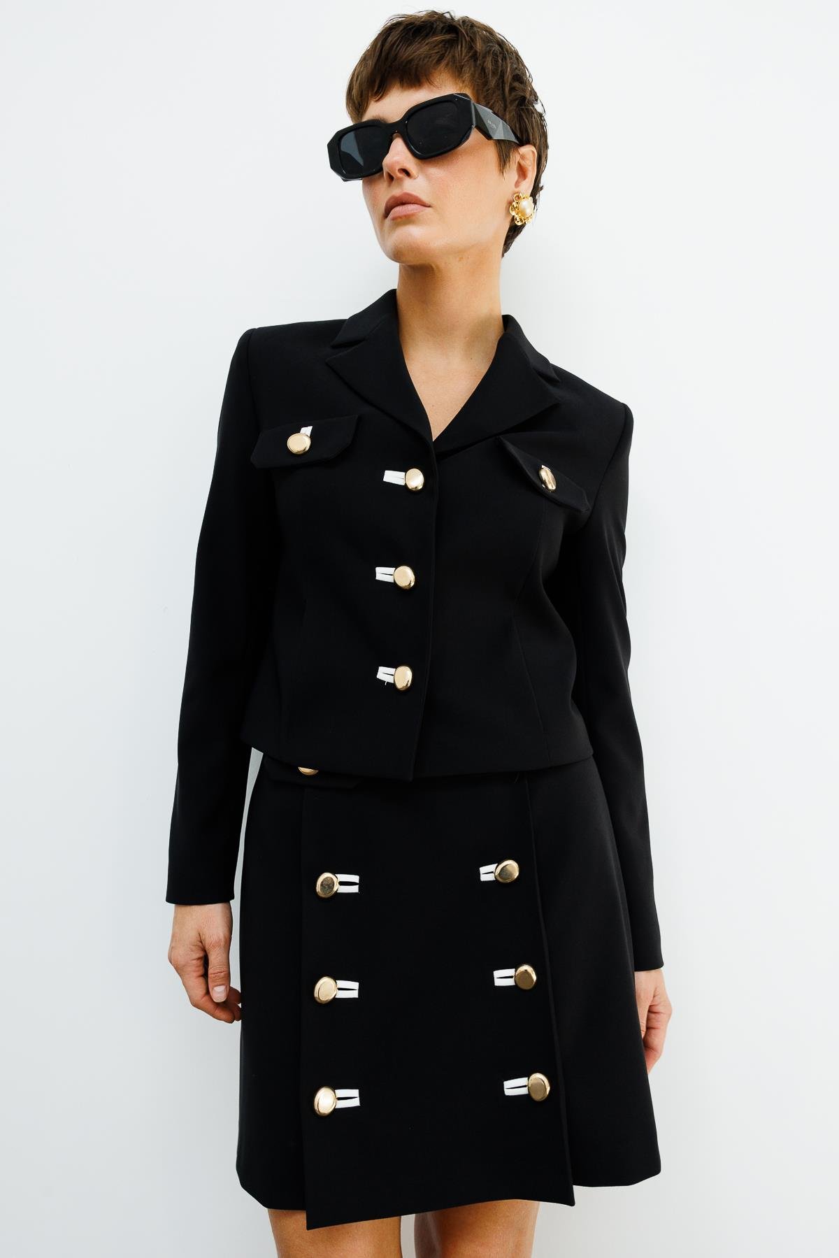 Modailgi  Kelebek Yaka Cep Detaylı Fleto ile Düğme Kapamalı Crop Ceket Siyah