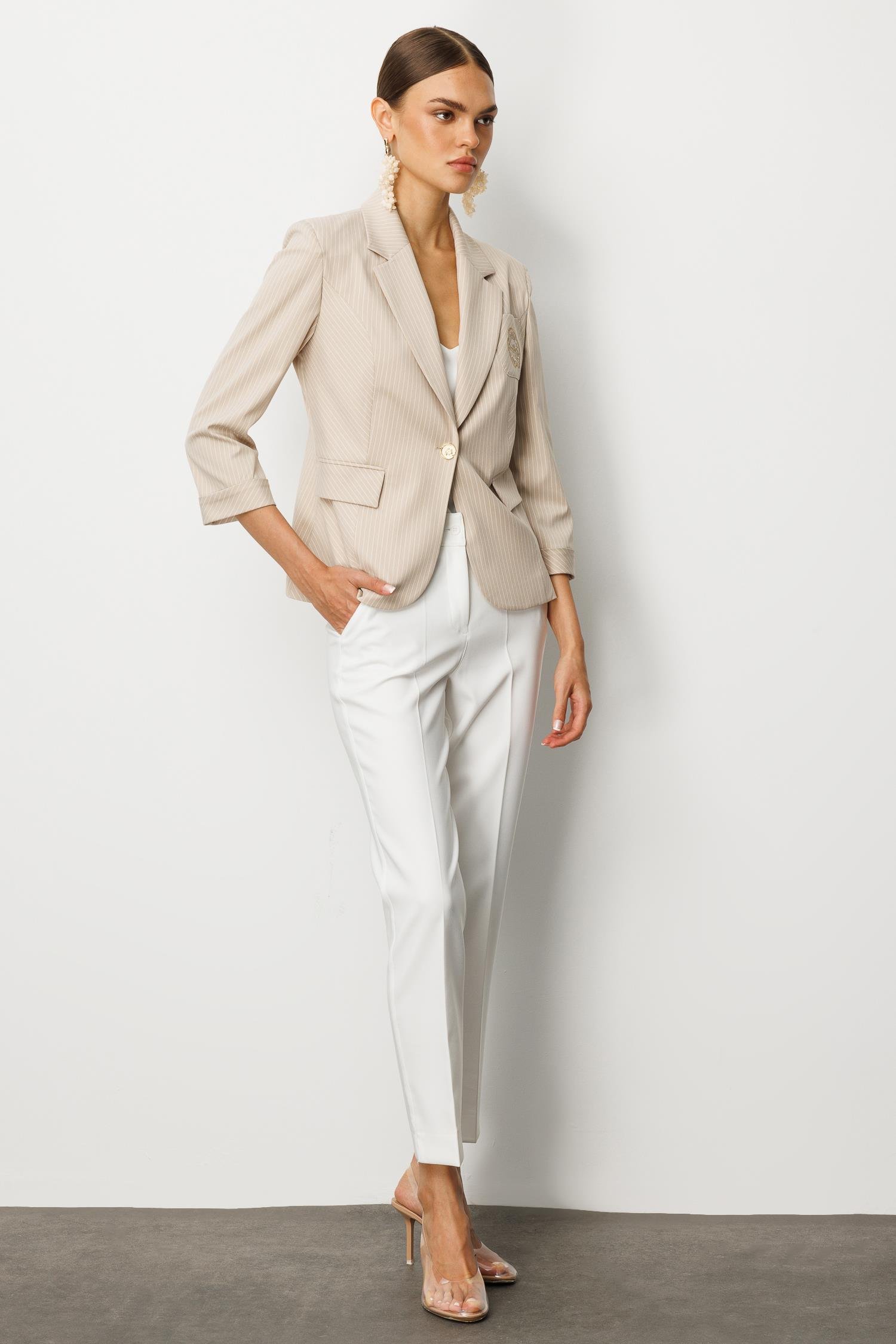 Modailgi  Kelebek Yaka Truvakar Kol Nakış Detaylı Yarım Astarlı Ceket Taş