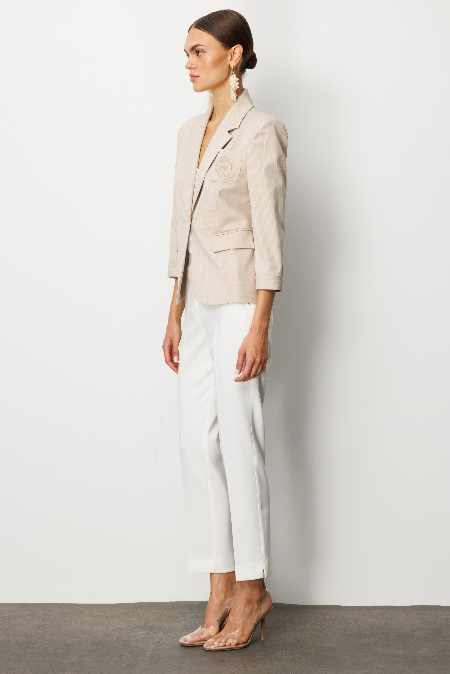 Modailgi  Kelebek Yaka Truvakar Kol Nakış Detaylı Yarım Astarlı Ceket Taş