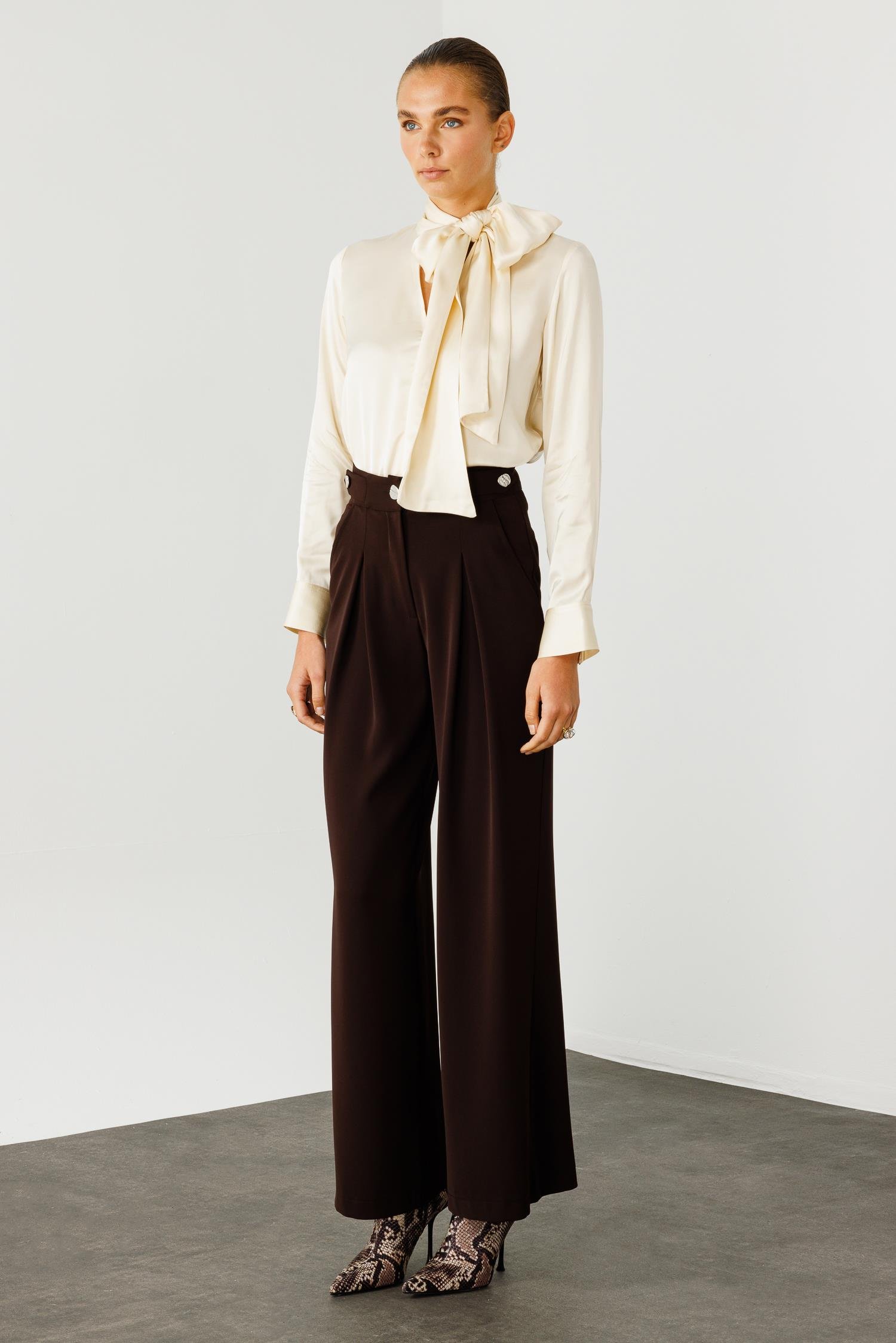 Modailgi  Kemeri Apoletli Yandan Cepli Plikaşeli Pantolon - 7069 Kahve