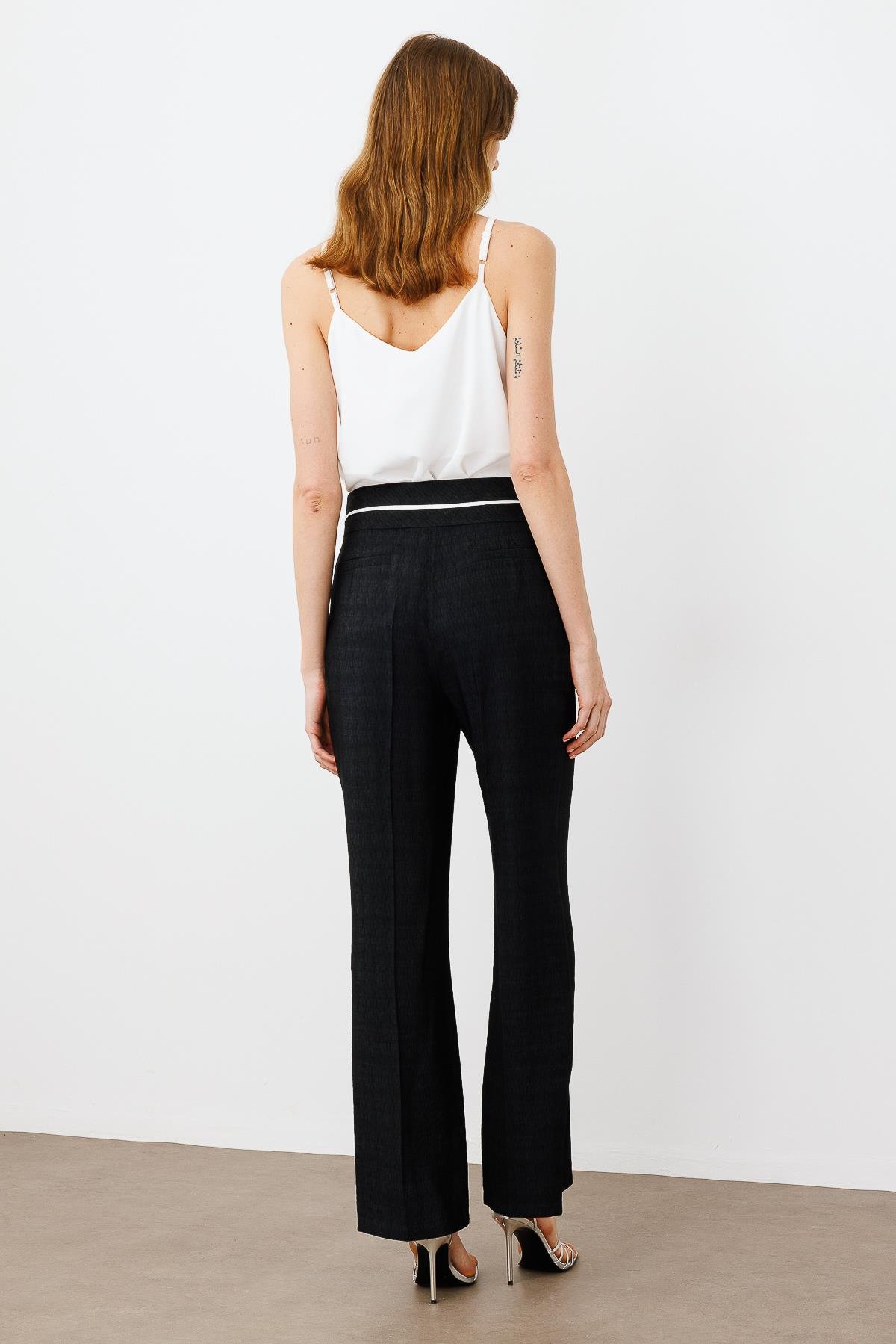 Modailgi  Kemeri Asimetrik ve Biye Detaylı Yan Cep Pantolon - 75205 Siyah