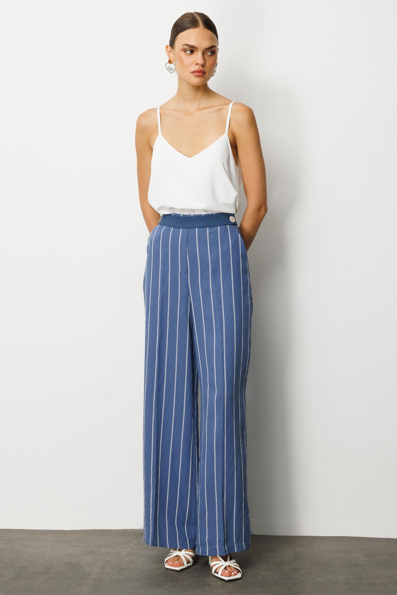 Modailgi  Kemeri Düğme Detaylı Yandan Cepli Bol Kesim Çizgili Pantolon - 71003 İndigo