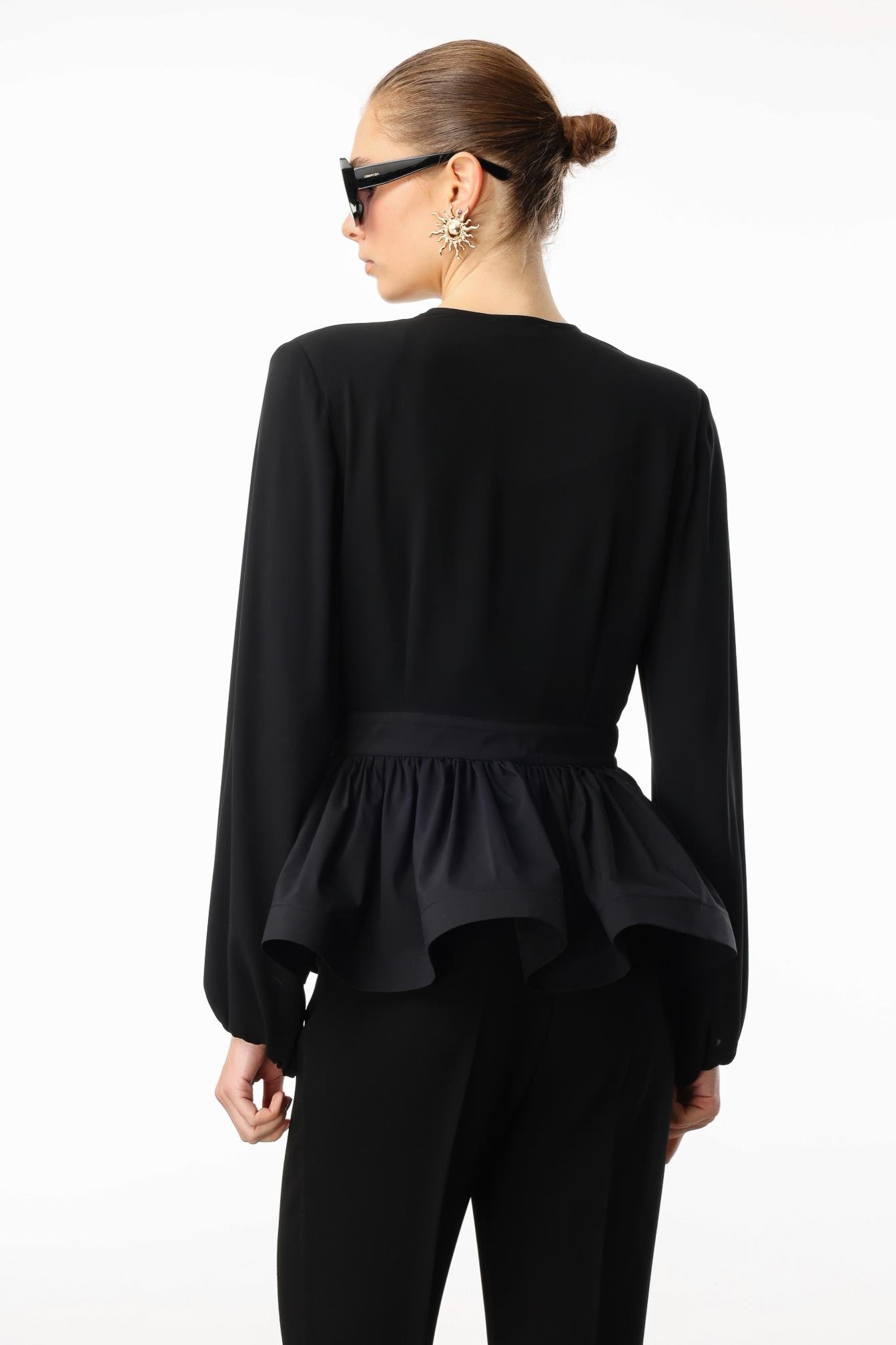 Modailgi  Kemeri Metal Tokalı Koton Kumaş Garnili Büzgülü Volanlı Bluz Siyah