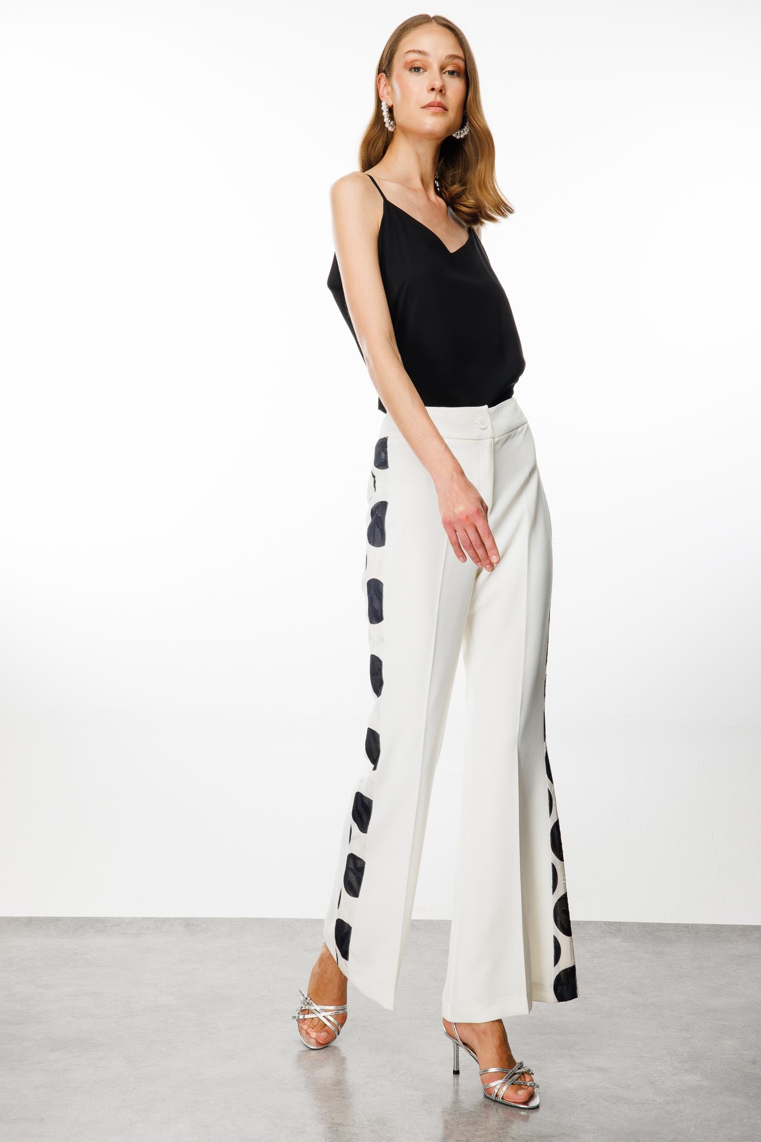 Modailgi  Kenarları Puantiye Desen Şeritli Pantolon Ekru