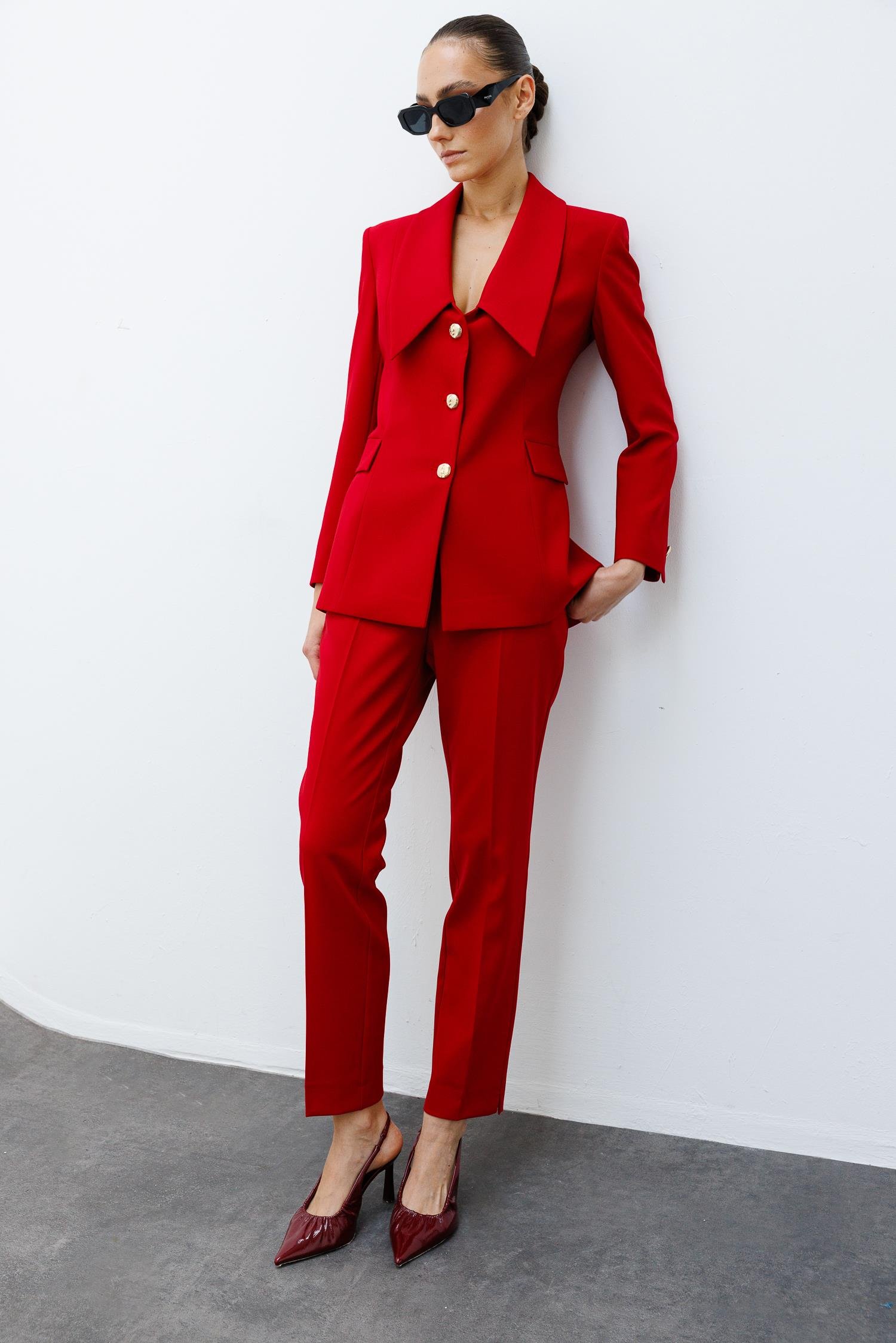 Modailgi  Kırlangıç Yaka Gold Düğme Detaylı Uzun Ceket Kırmızı