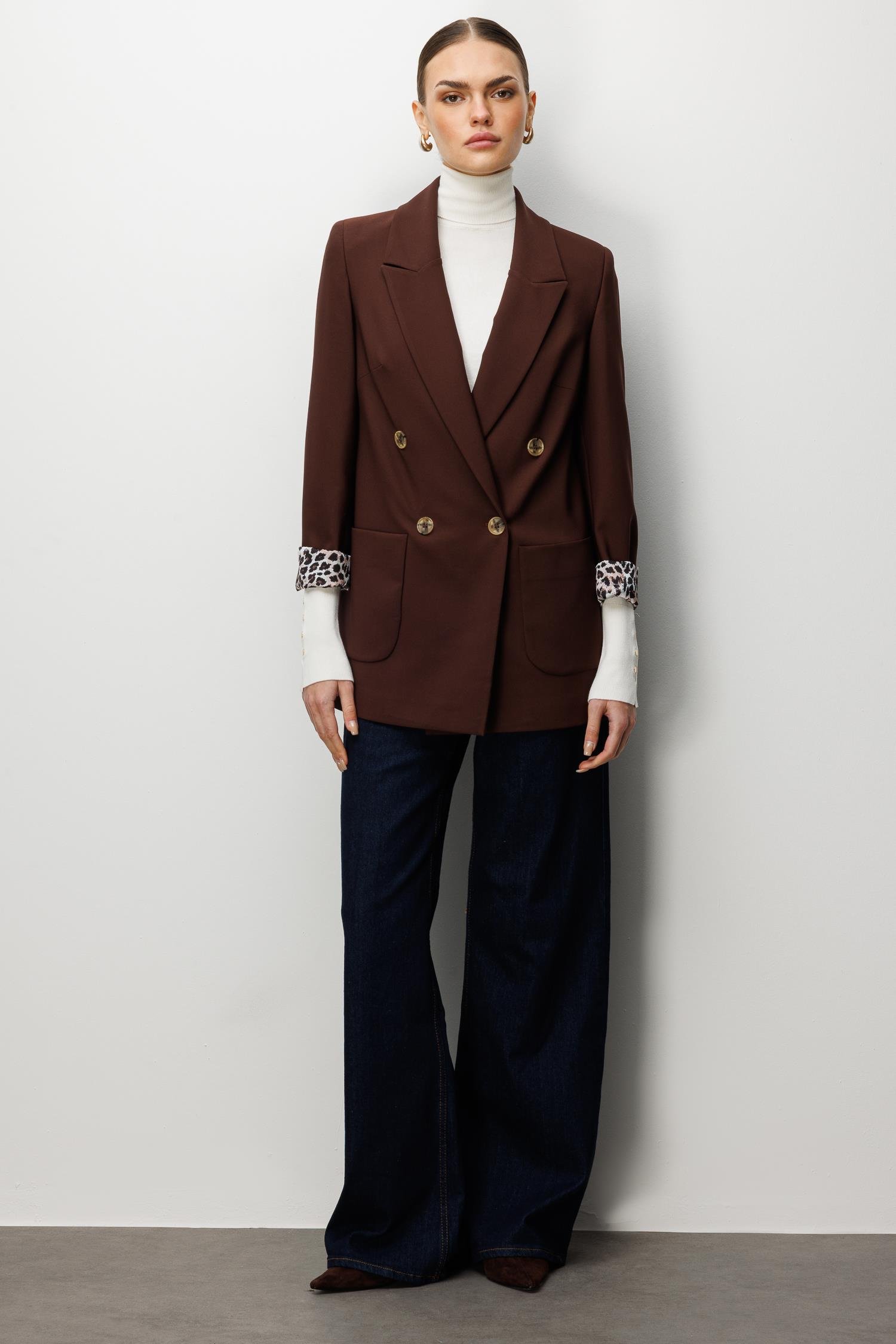 Modailgi  Kırlangıç Yaka Kruvaze Kapamalı Torba Cepli Leopar Astarlı Ceket Kahve