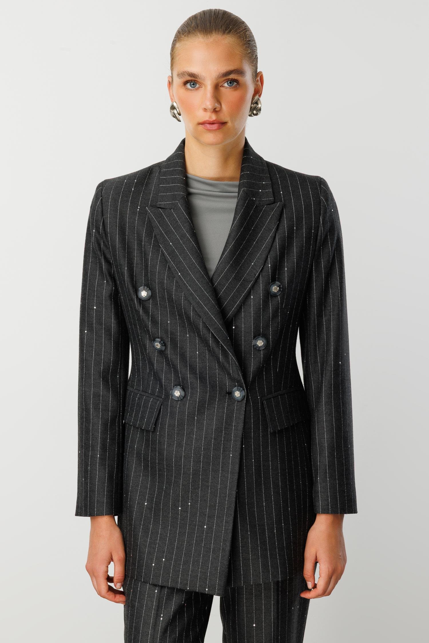 Modailgi  Kırlangıç Yaka Kruvaze Kapama Düğme Detaylı Astarlı Ceket Siyah