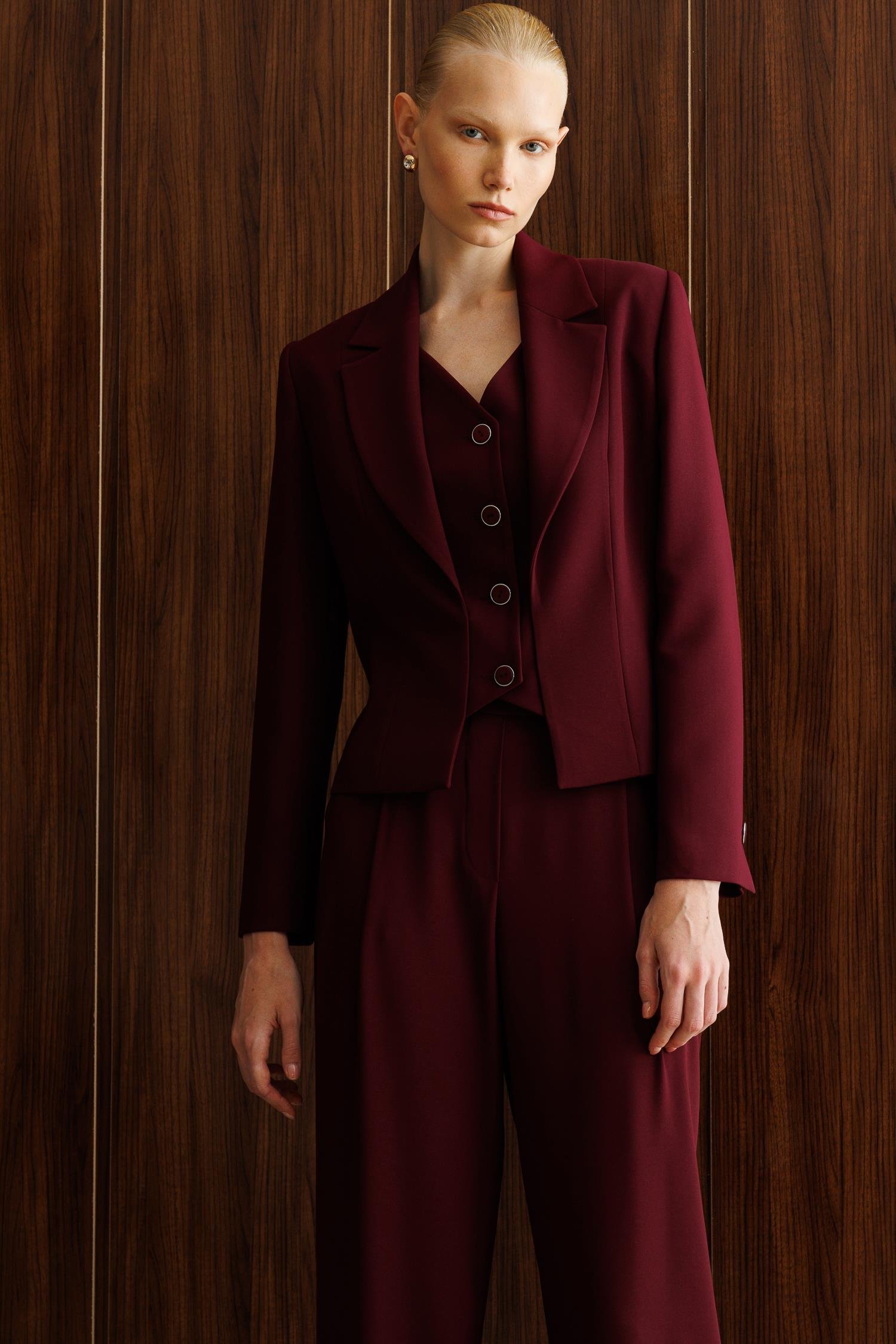 Modailgi  Kırlangıç Yaka Kuptan Kesik Yelek Detaylı Astarlı Kısa Ceket - 40030 Bordo