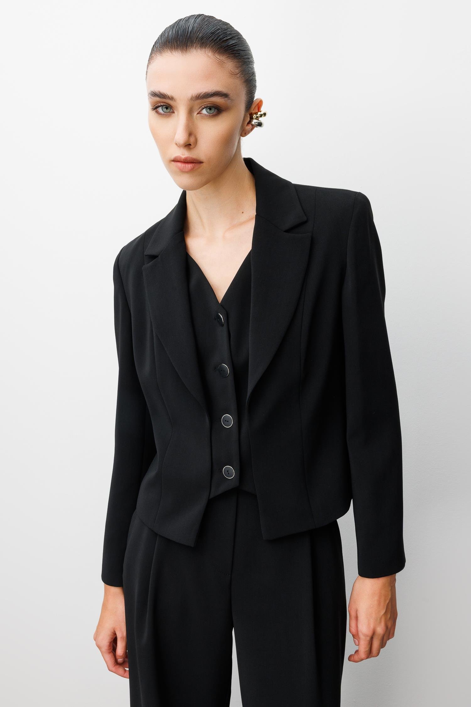 Modailgi  Kırlangıç Yaka Kuptan Kesik Yelek Detaylı Astarlı Kısa Ceket - 40030 Siyah