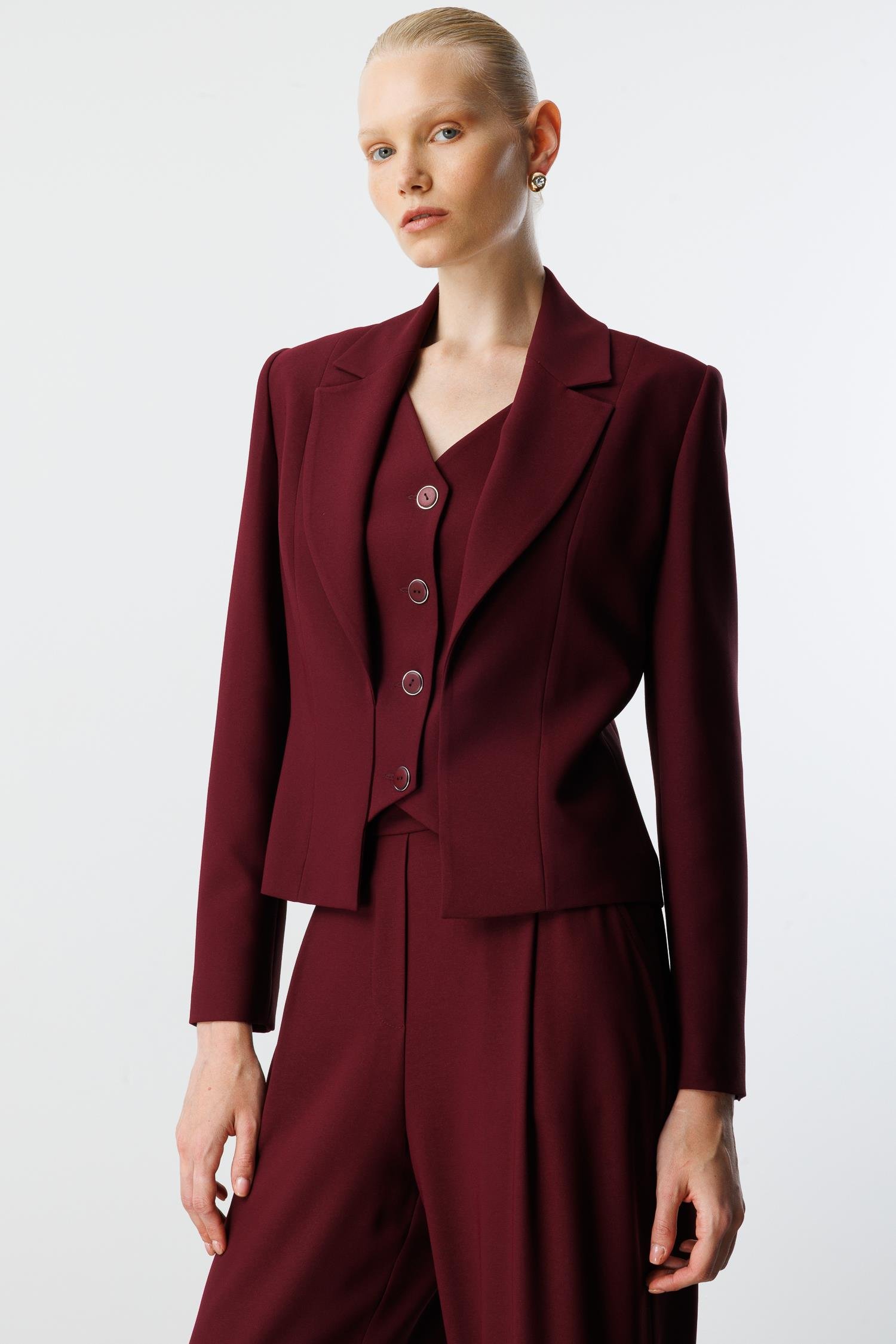 Modailgi  Kırlangıç Yaka Kuptan Kesik Yelek Detaylı Astarlı Kısa Ceket - 40030 Bordo