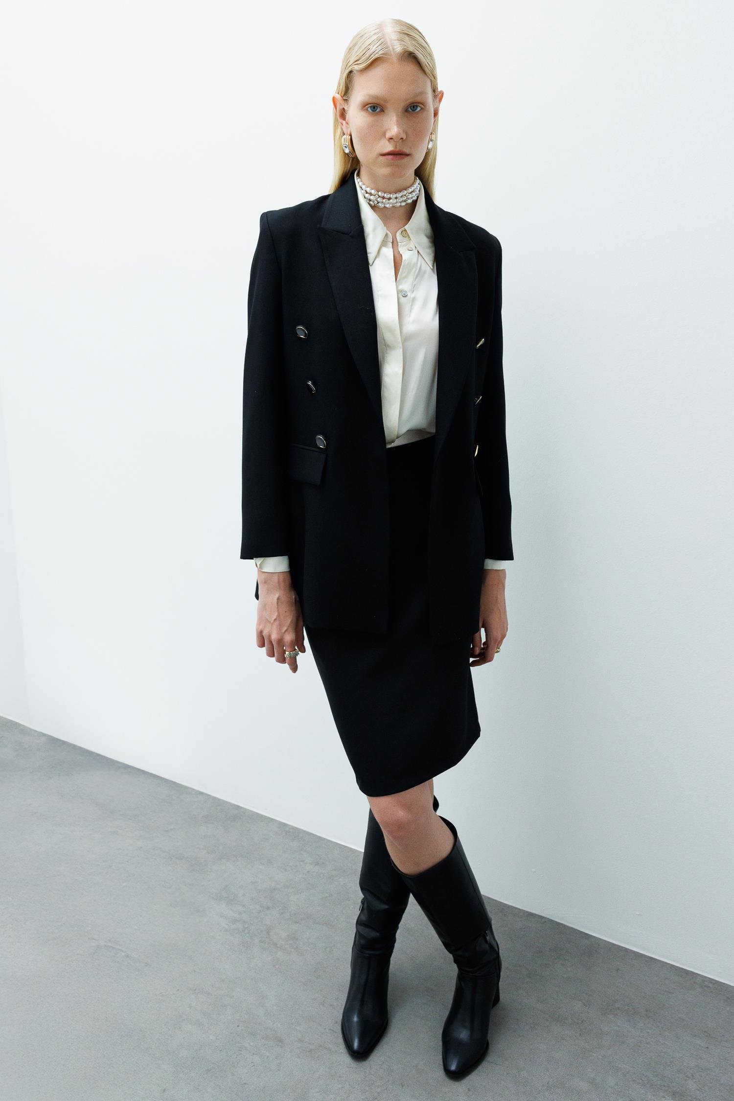 Modailgi  Kırlangıç Yaka Önü Açık Rahat Kesim Astarlı Ceket Siyah