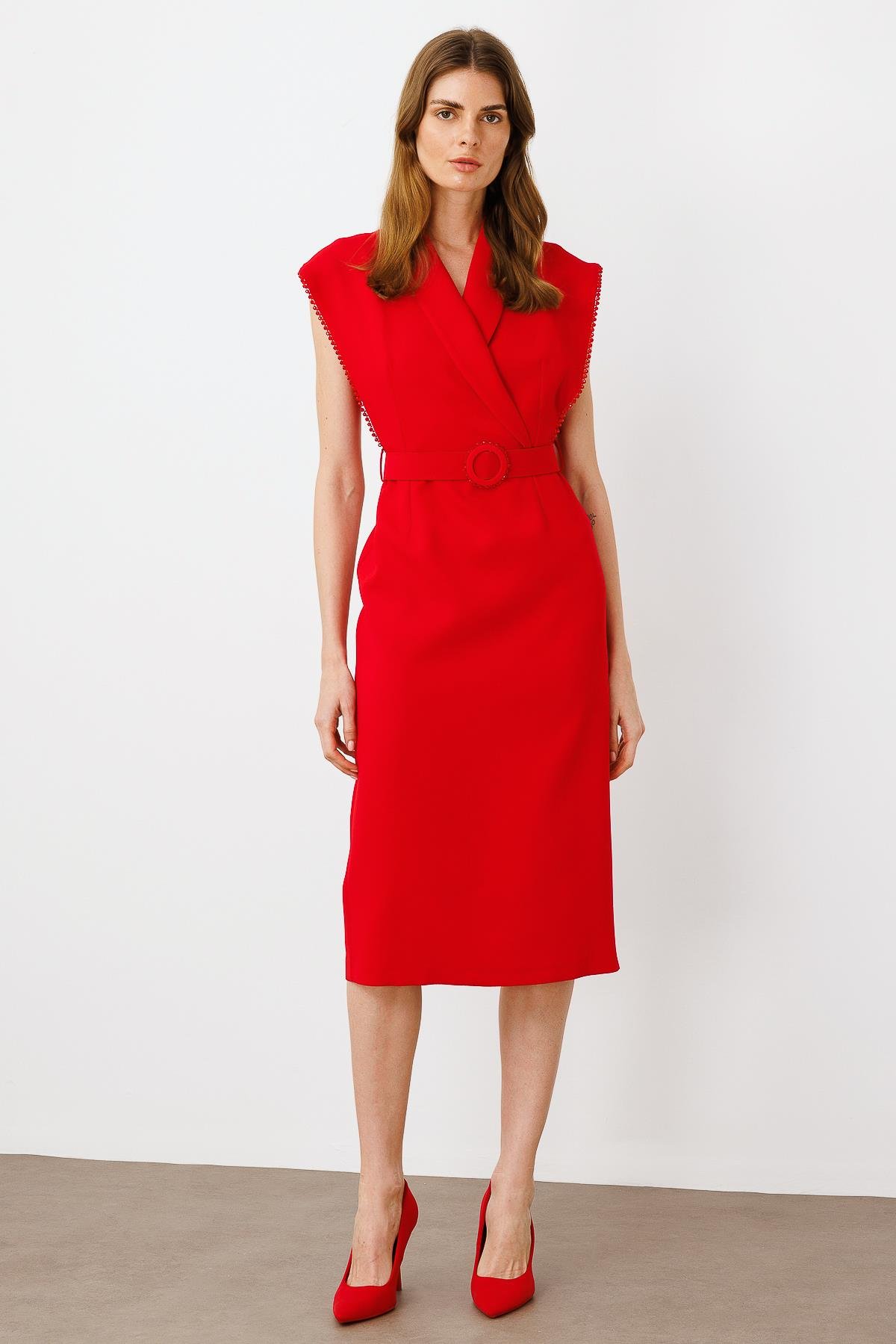 Modailgi  Kol Ağzı Boncuk Aksesuar Detaylı Elbise Kırmızı