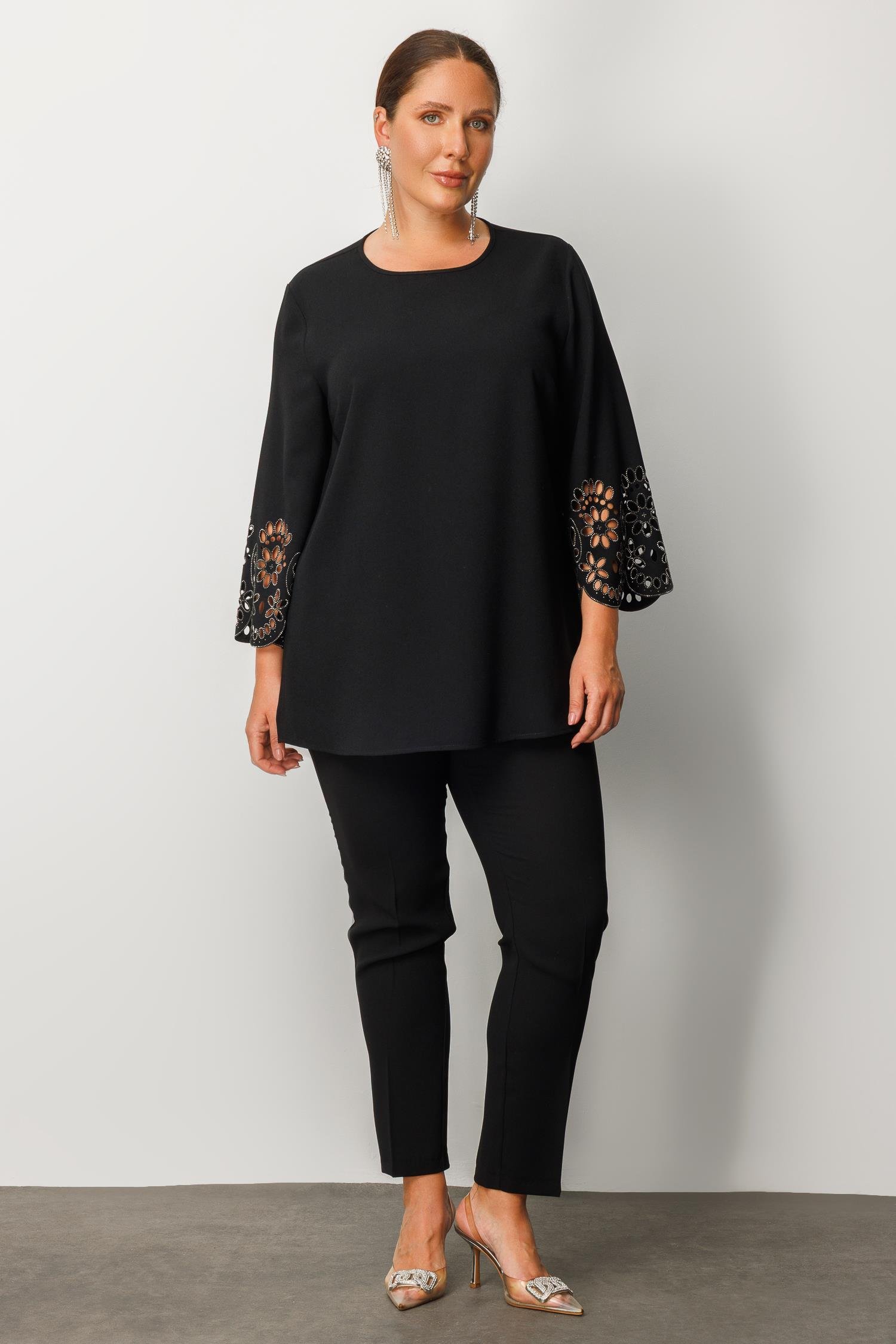 Modailgi  Kol Ağzı Lazerli Taşlı Bluz Siyah
