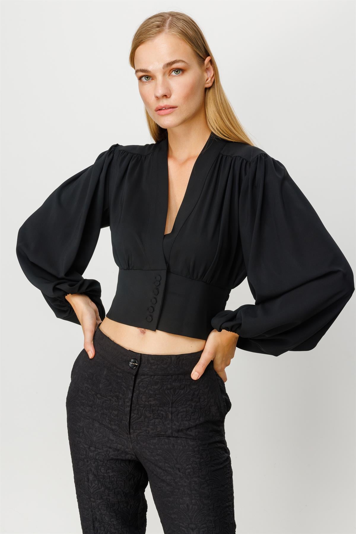 Modailgi  Kolları Geniş Büzgülü Crop Bluz Siyah