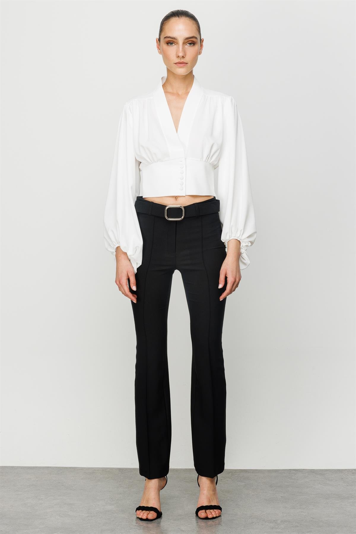 Modailgi  Kolları Geniş Büzgülü Crop Bluz Ekru