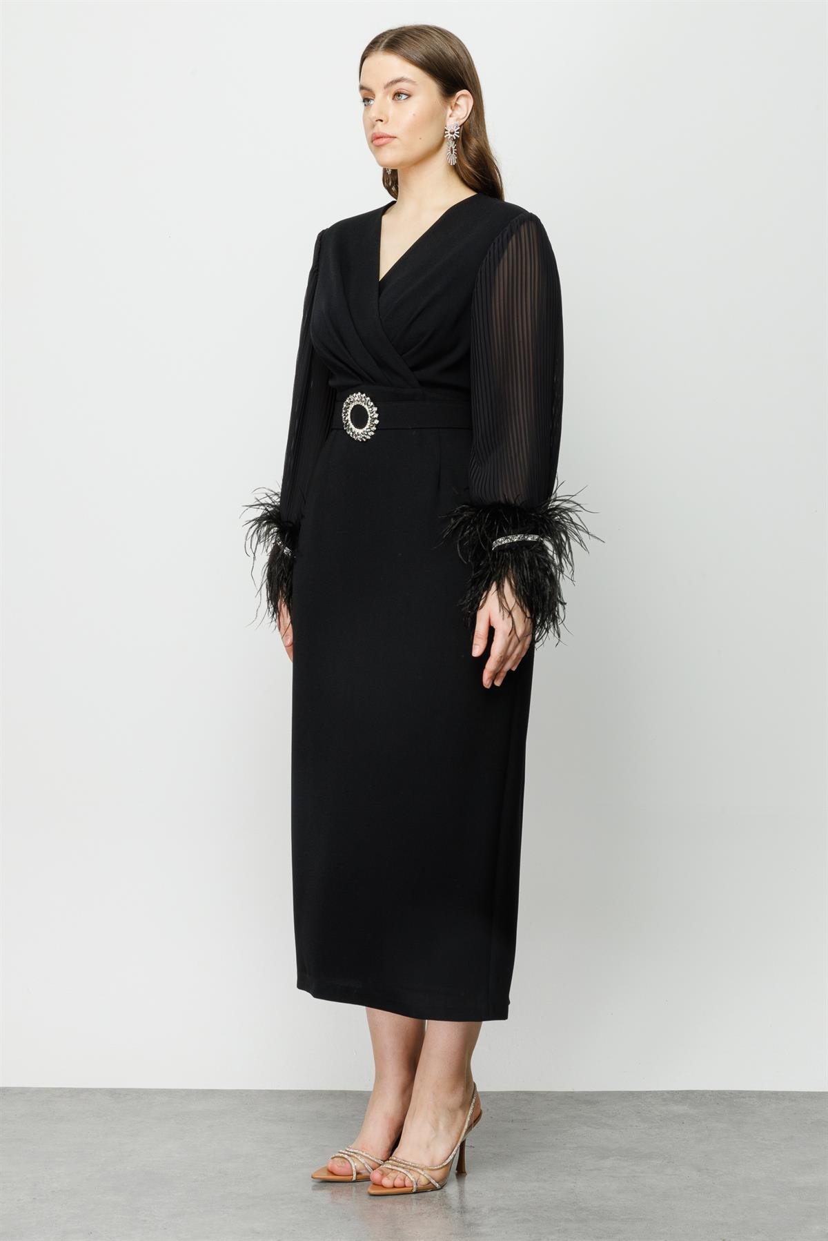 Modailgi  Kolları Pliseli Manşeti Otrişli Uzun Elbise Siyah