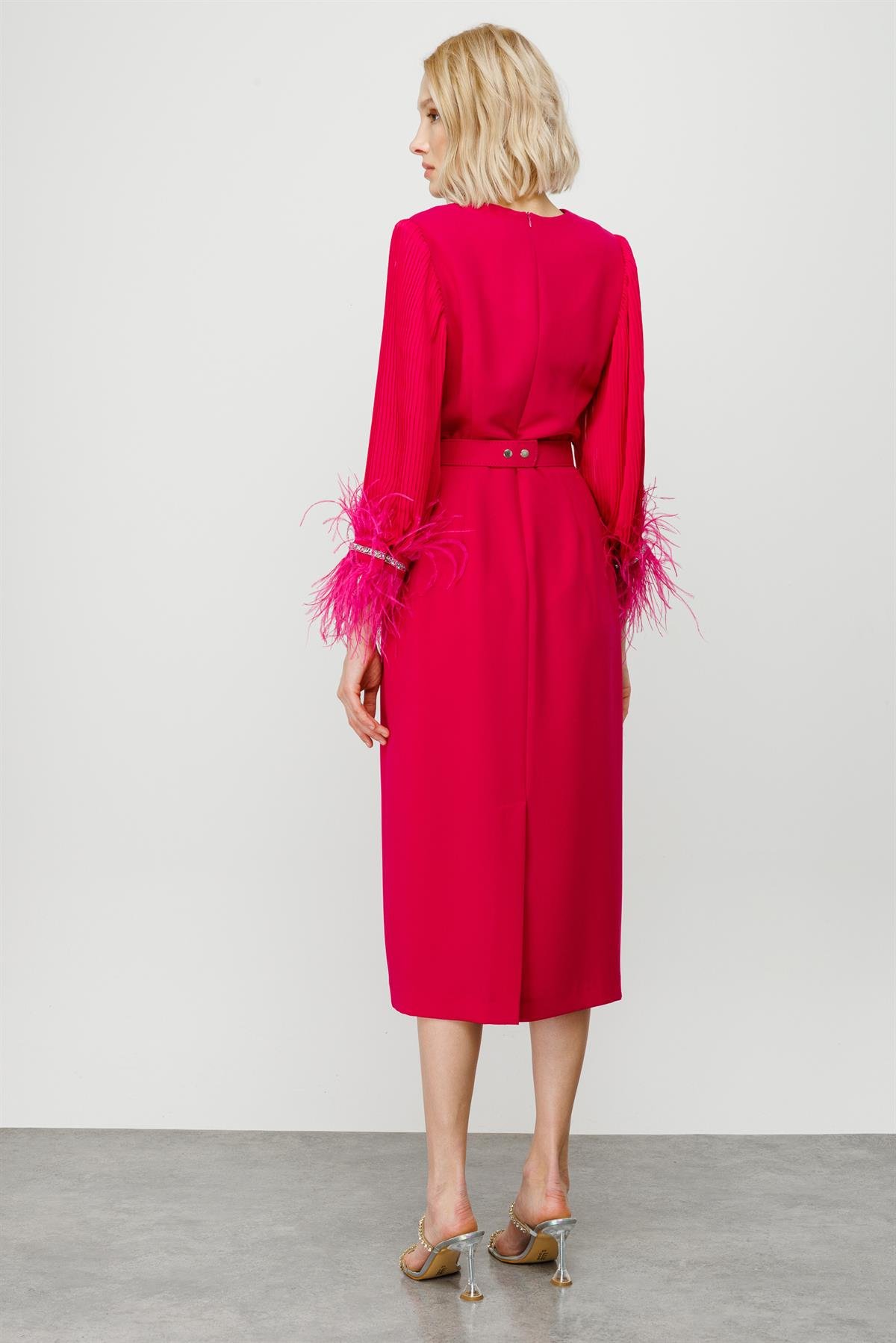 Modailgi  Kolları Pliseli Manşeti Otrişli Uzun Elbise Fuşya