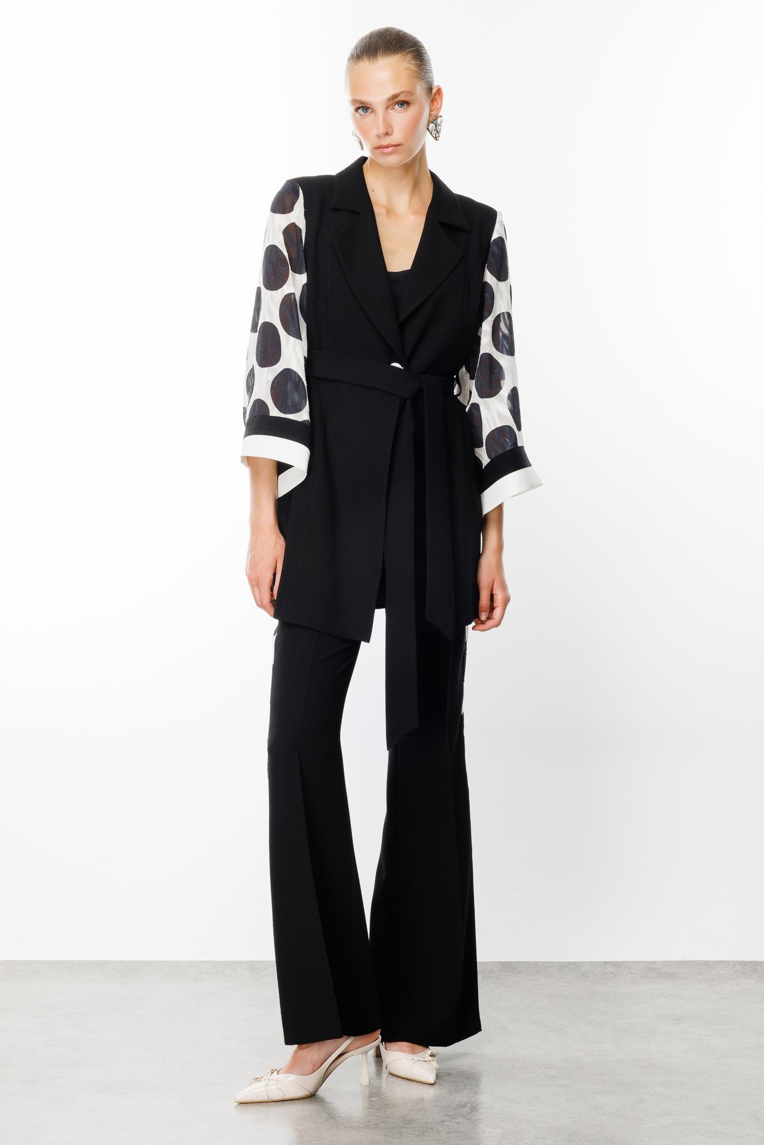 Modailgi  Kolları Puantiye Desenli Atletli Uzun Ceket Siyah